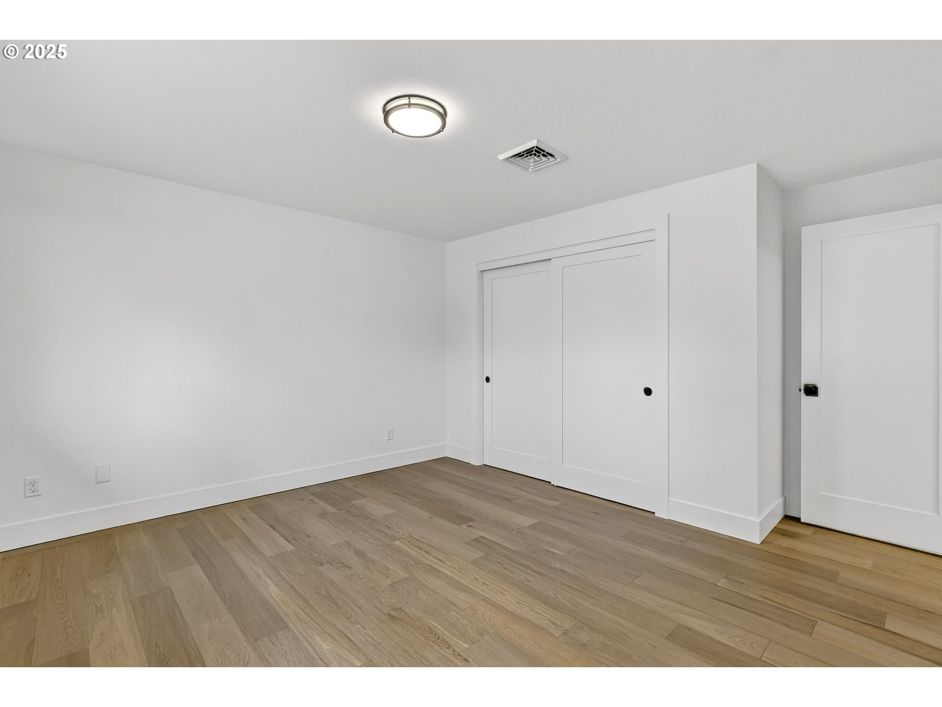 property viewer photo 37