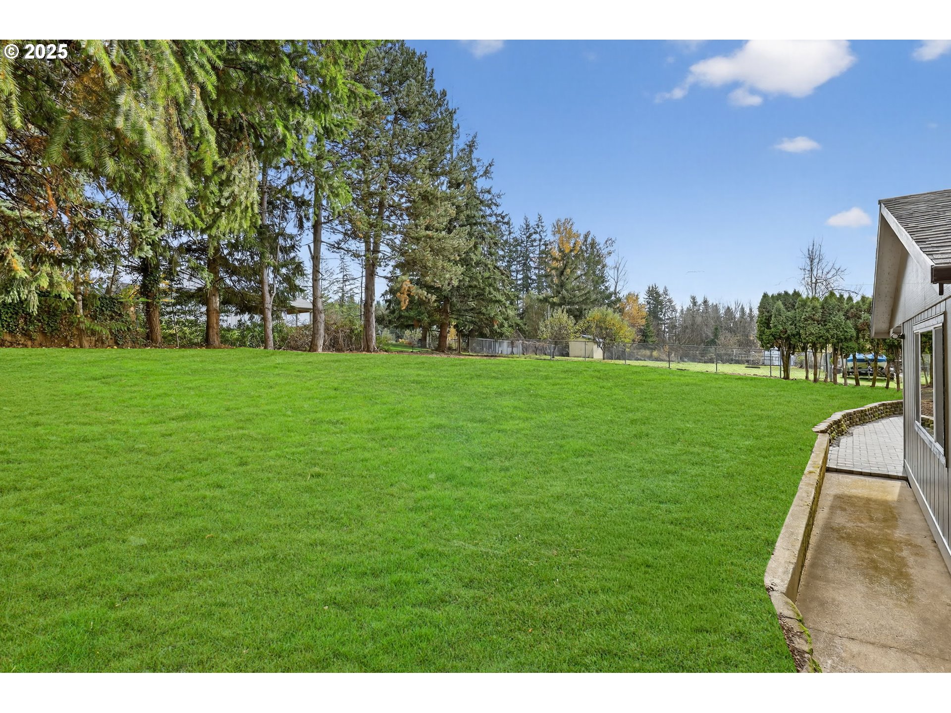 property viewer photo 42