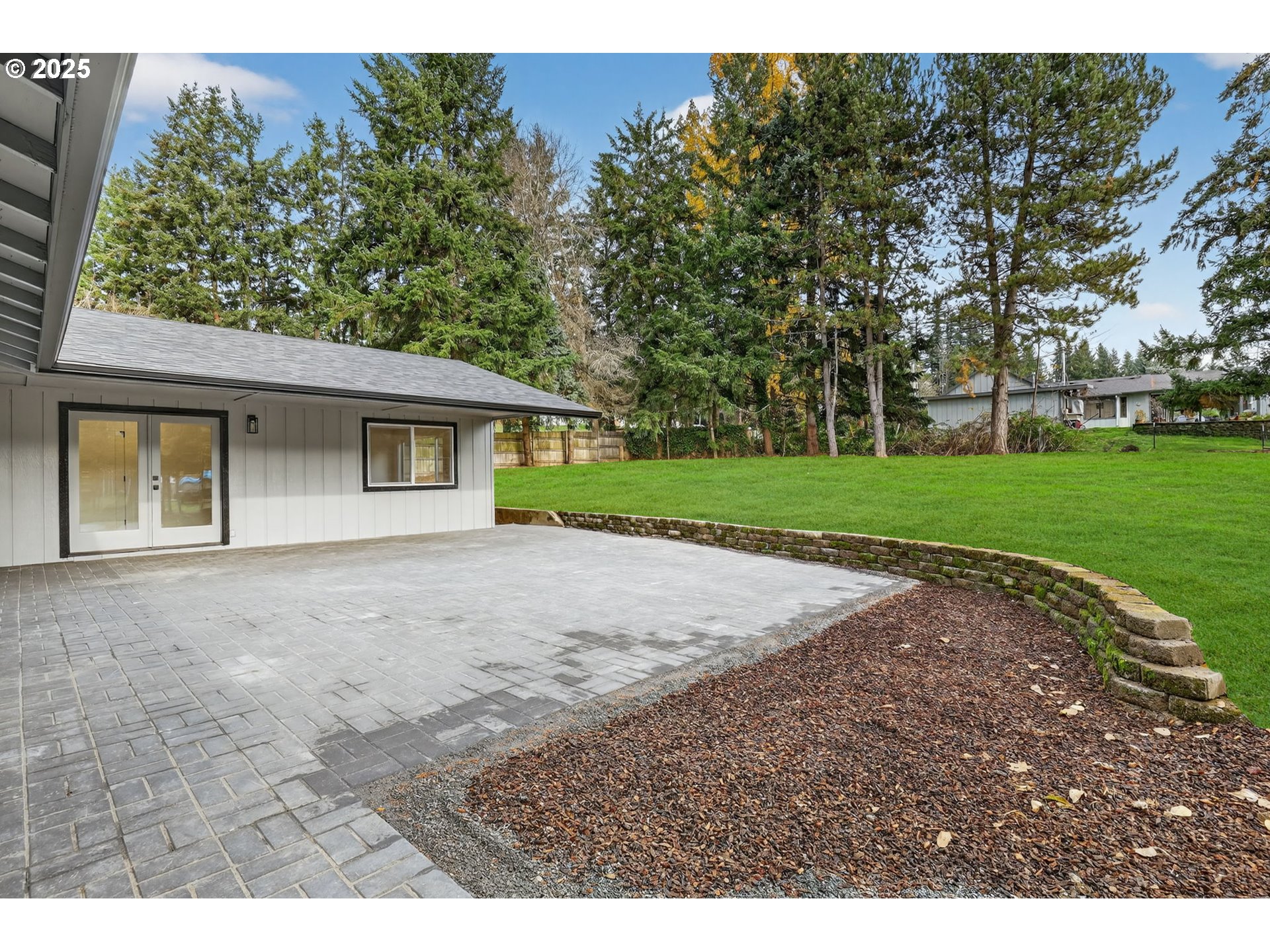 property viewer photo 45
