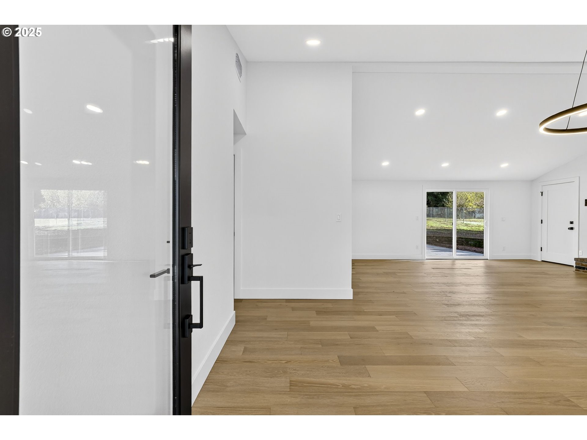 property viewer photo 7