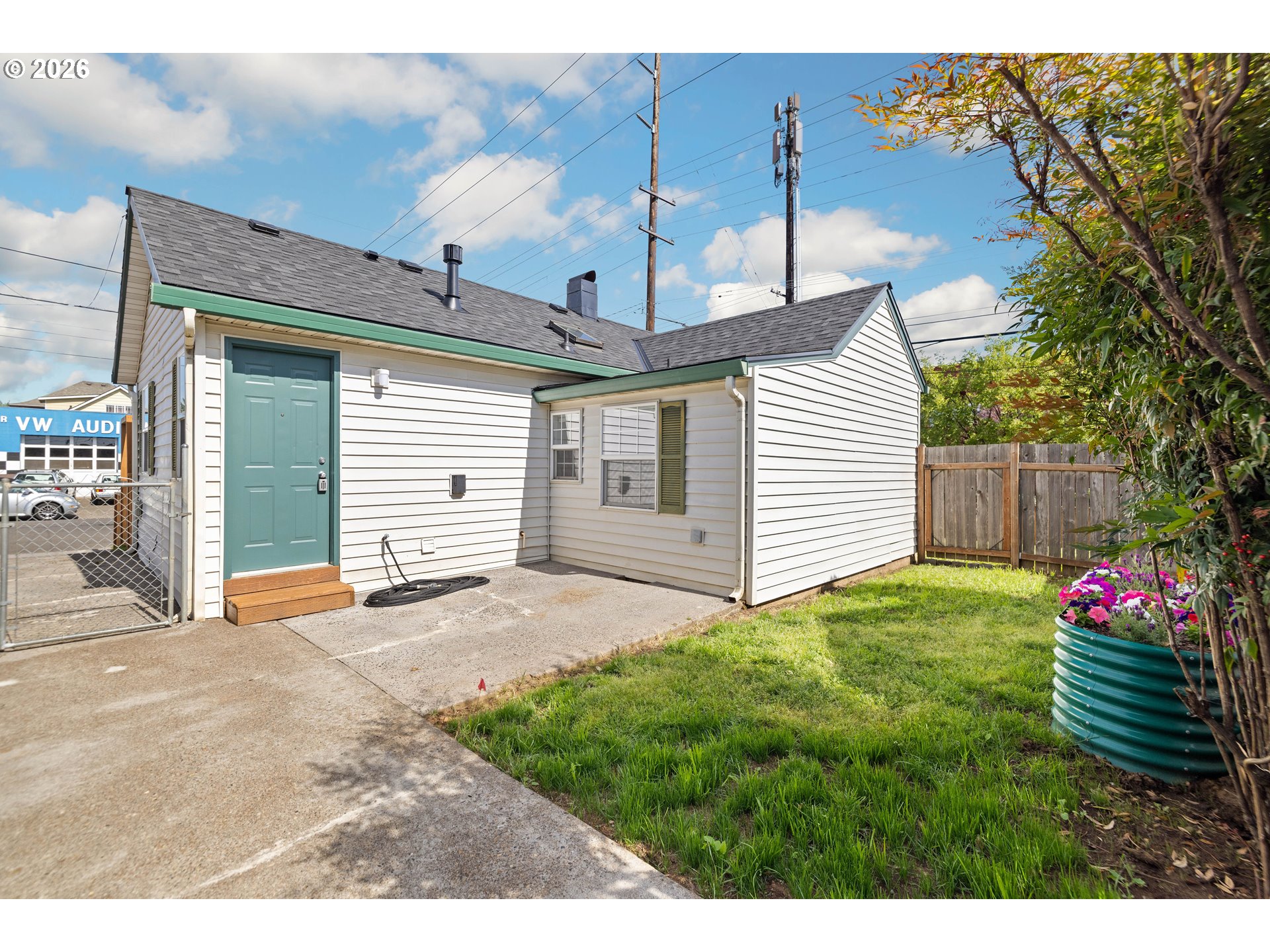 main property photo 27