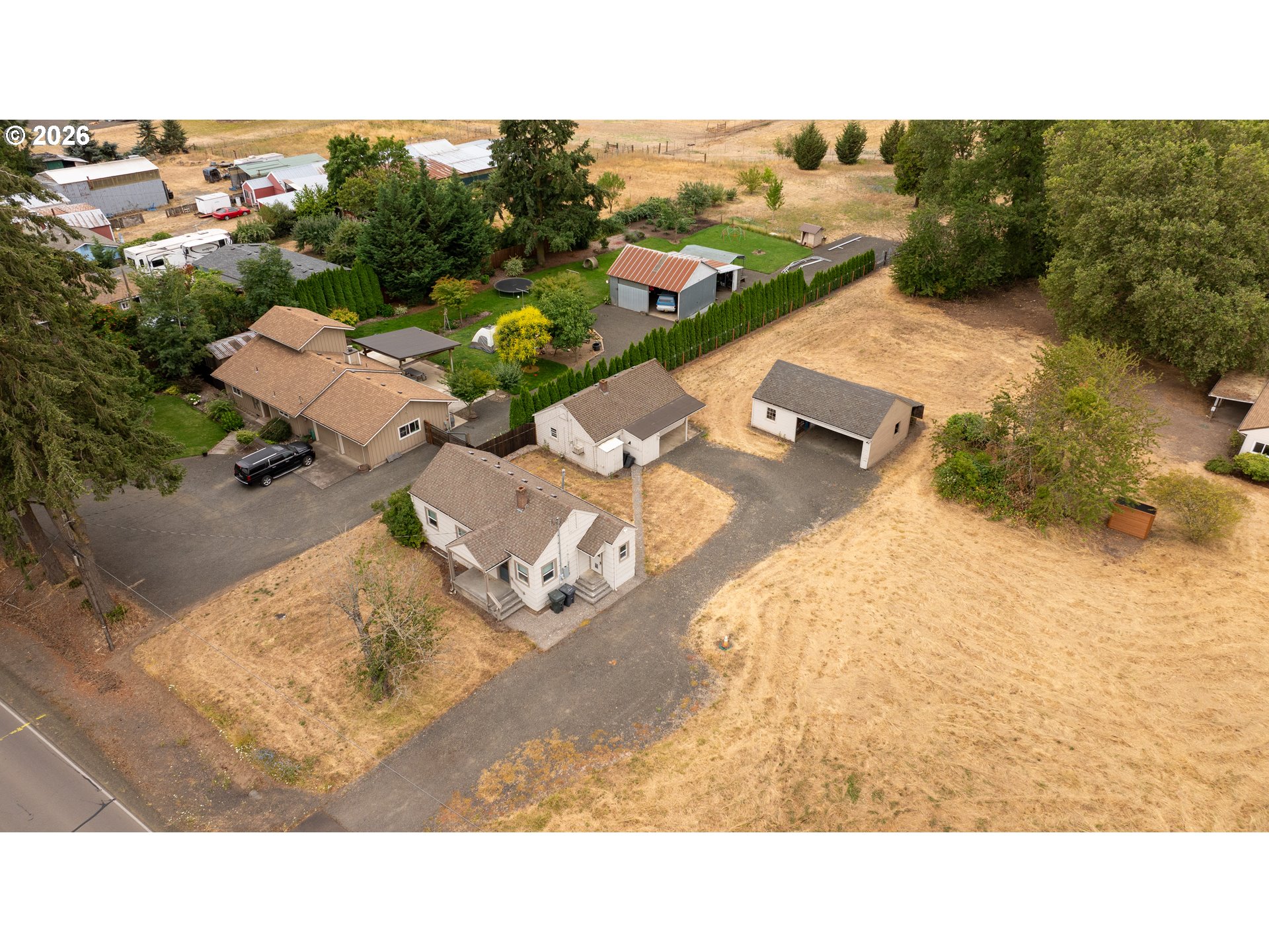 main property photo 37