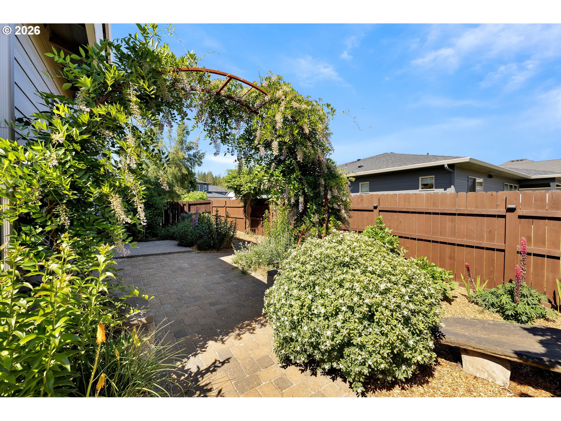 property viewer photo 44