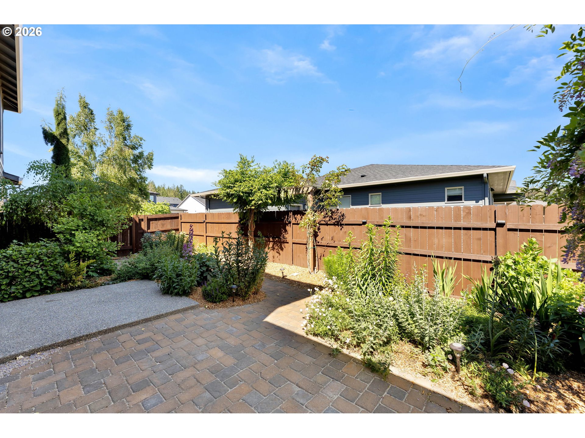 property viewer photo 45