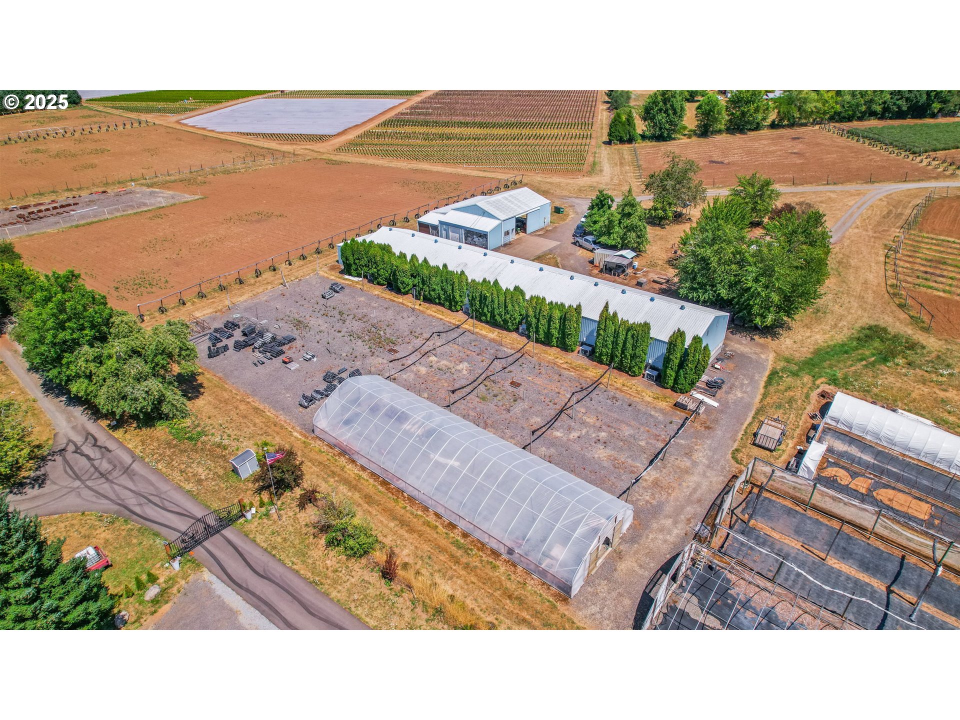 main property photo 23