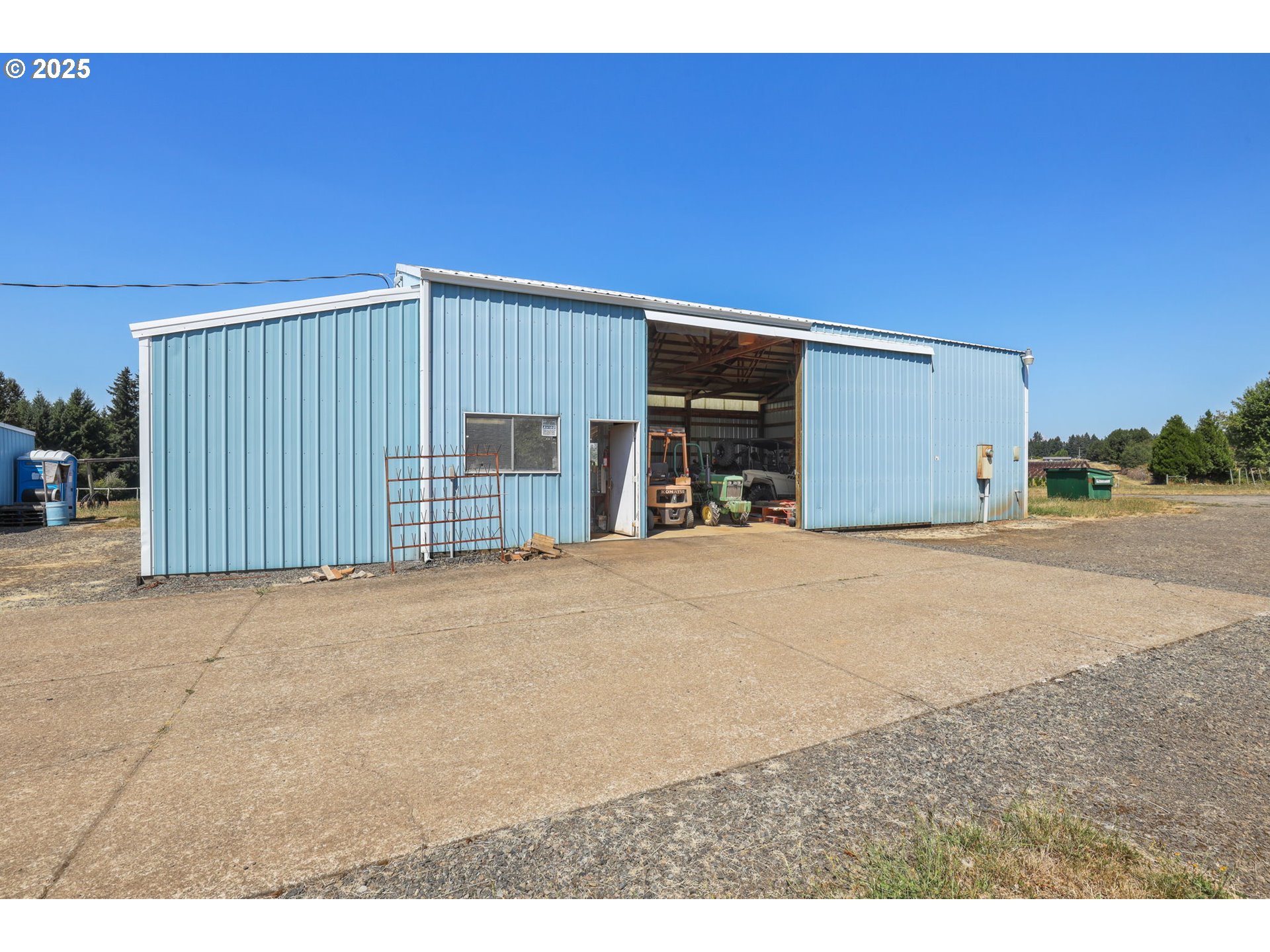 main property photo 36
