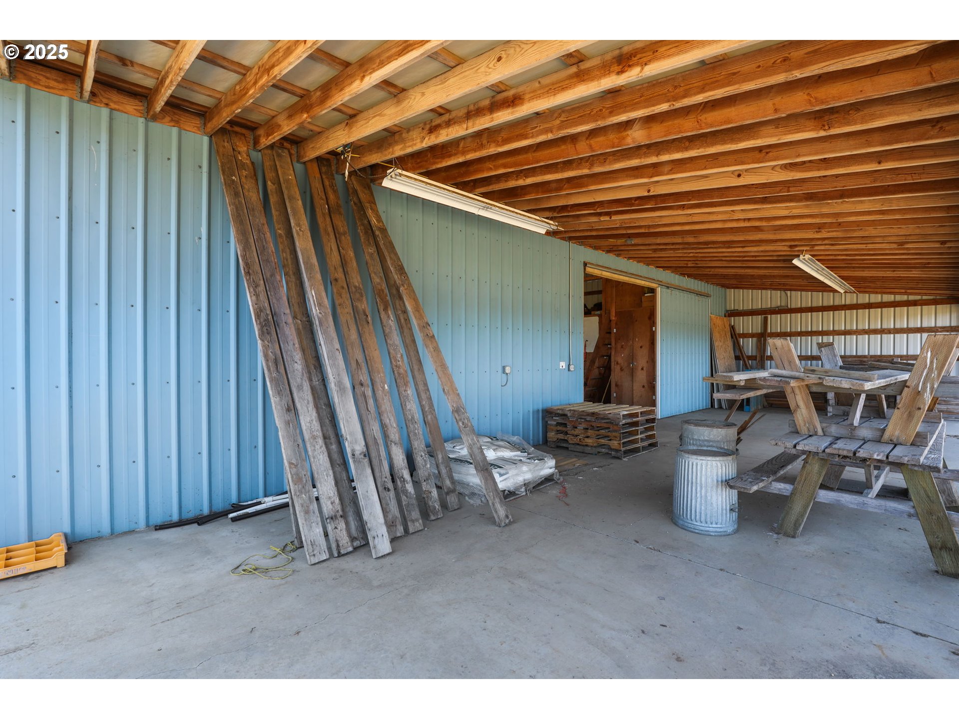 main property photo 45