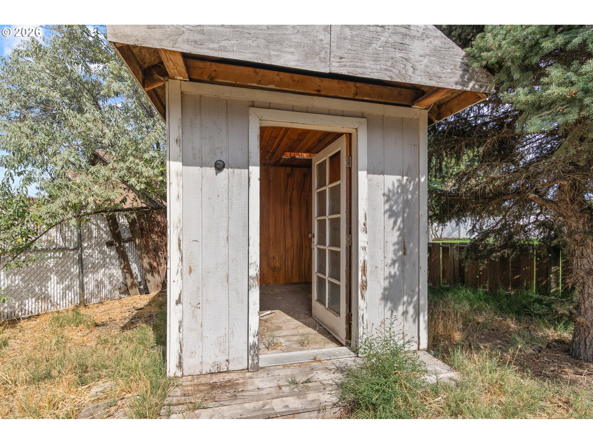 main property photo 28