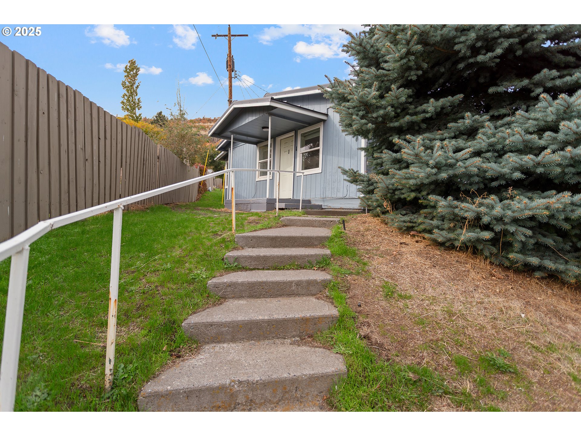 main property photo 11