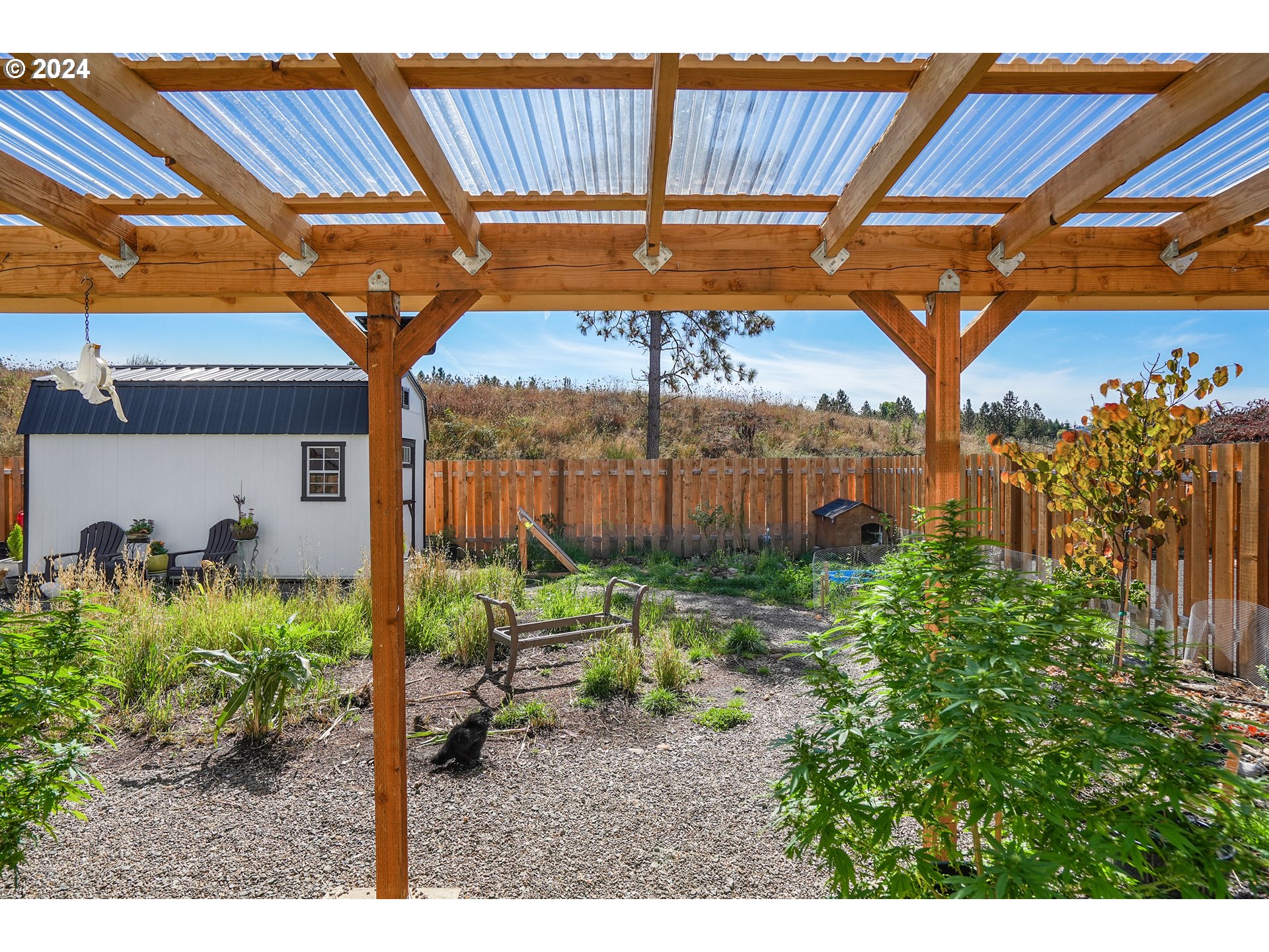 main property photo 25