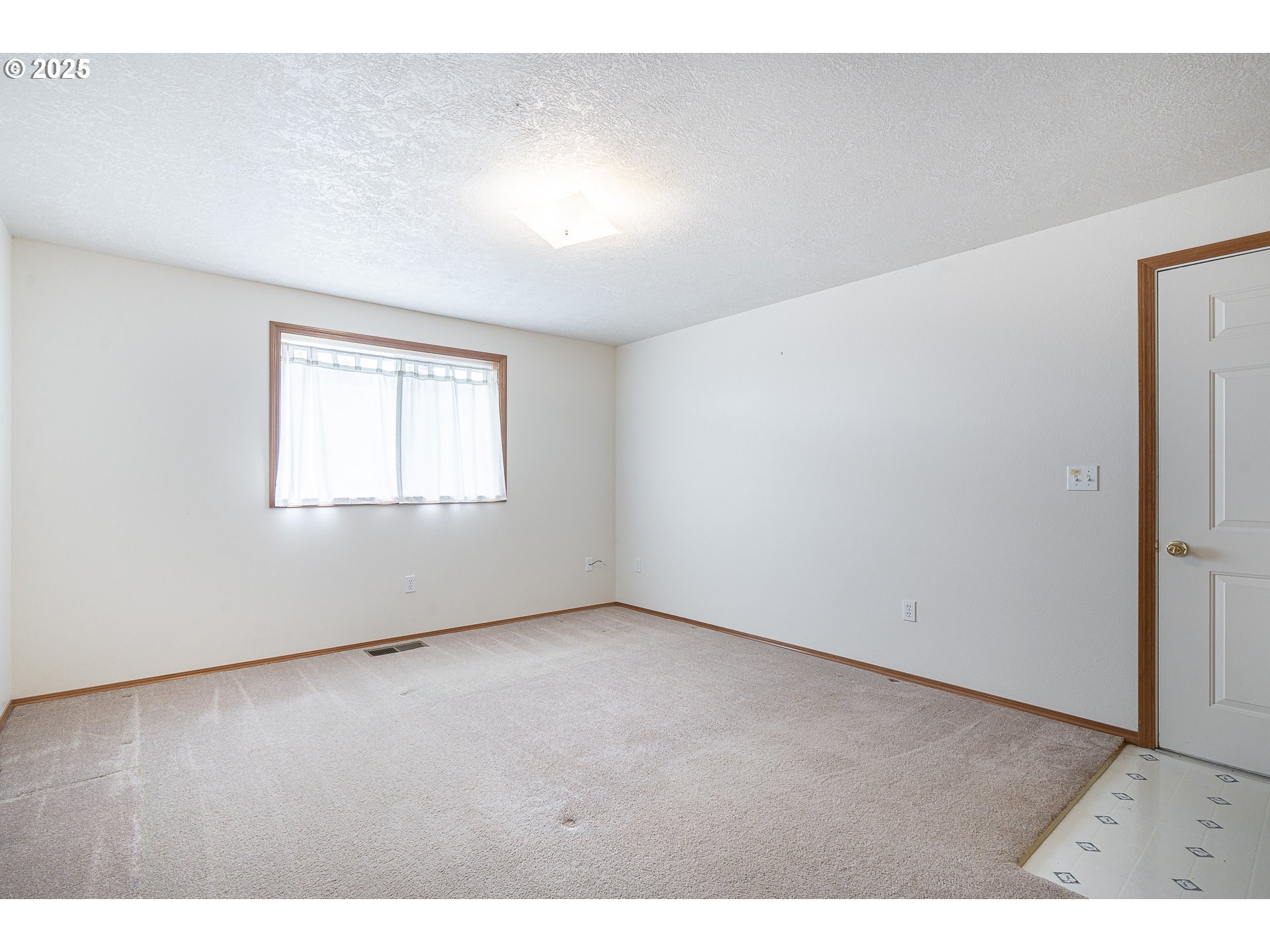 property viewer photo 32