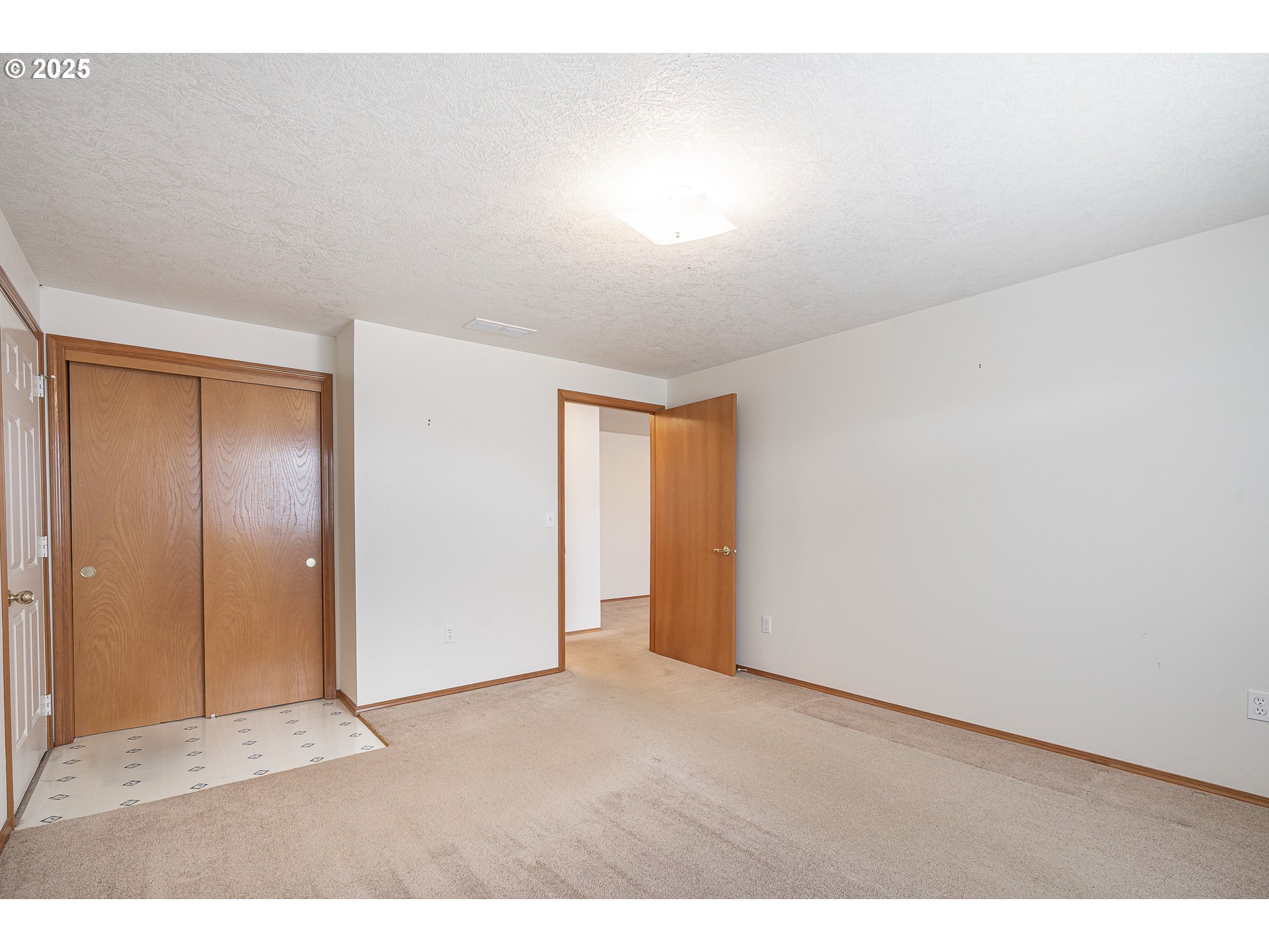 property viewer photo 33
