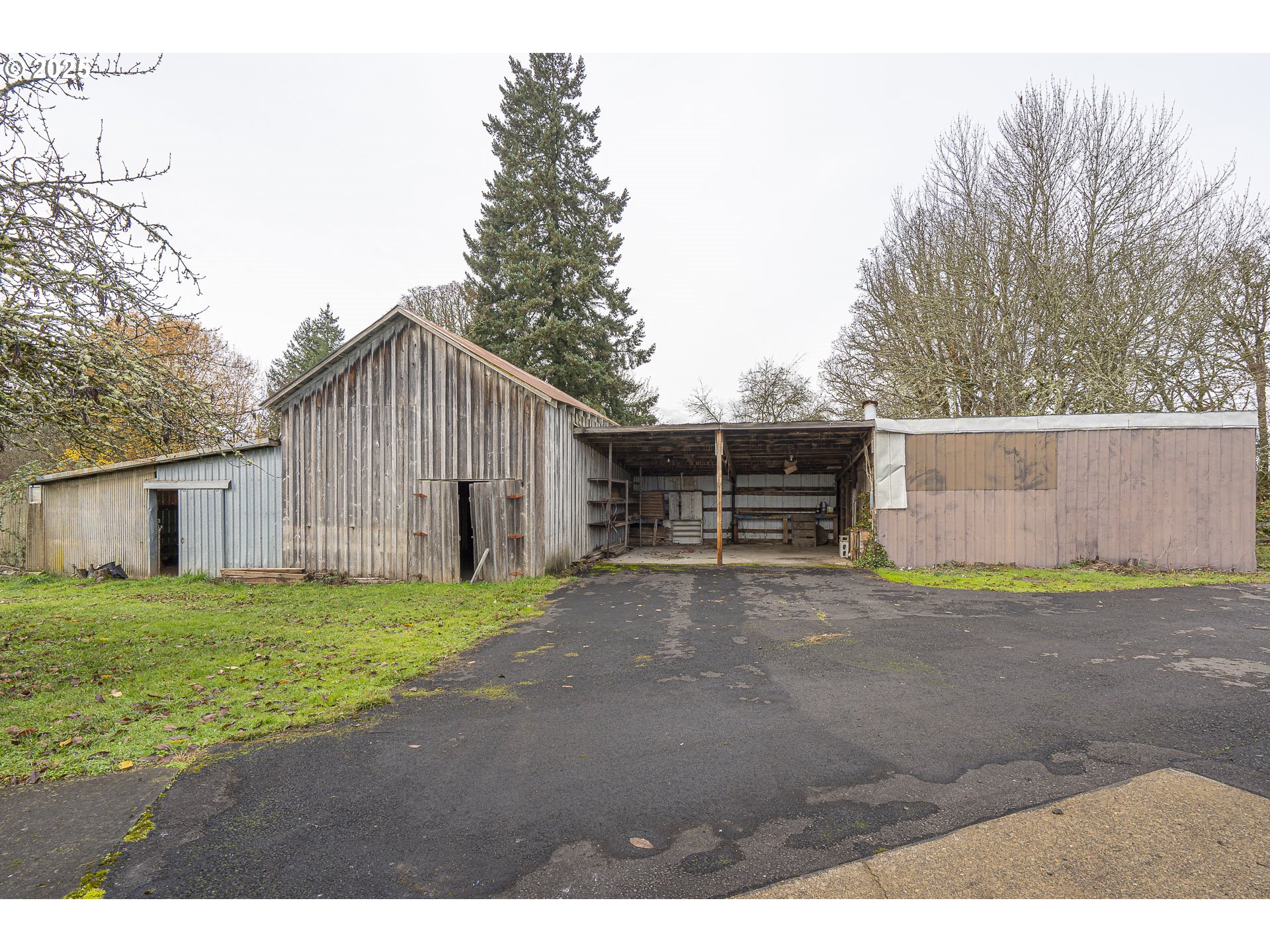 property viewer photo 36
