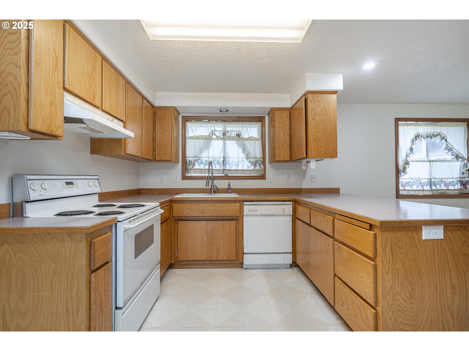 property viewer photo 9