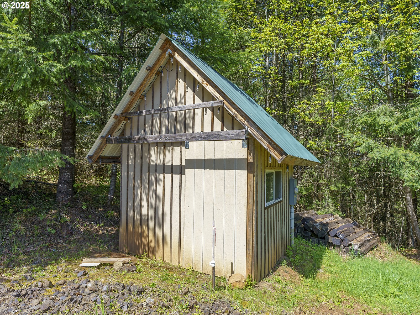 main property photo 9