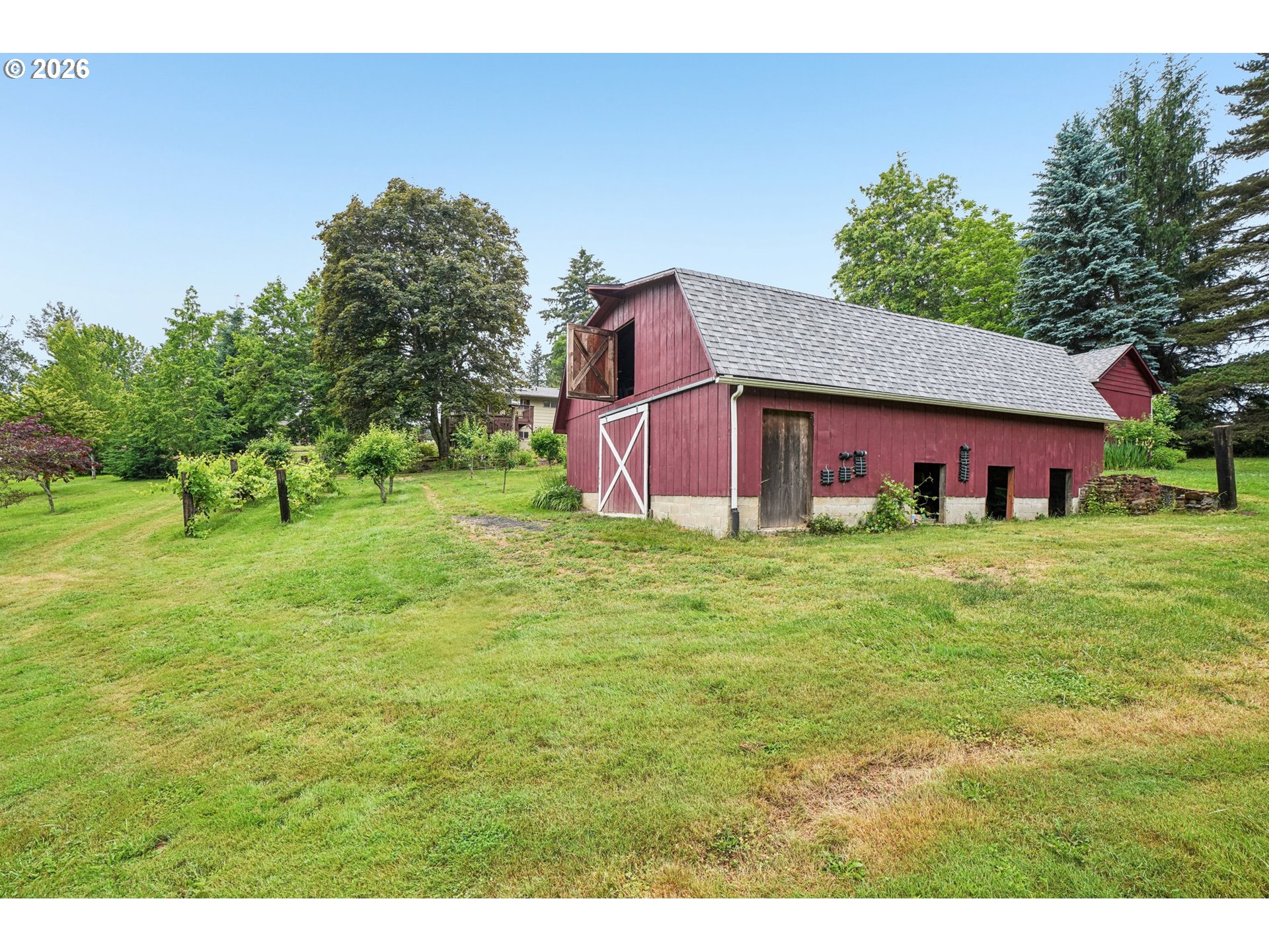 main property photo 38