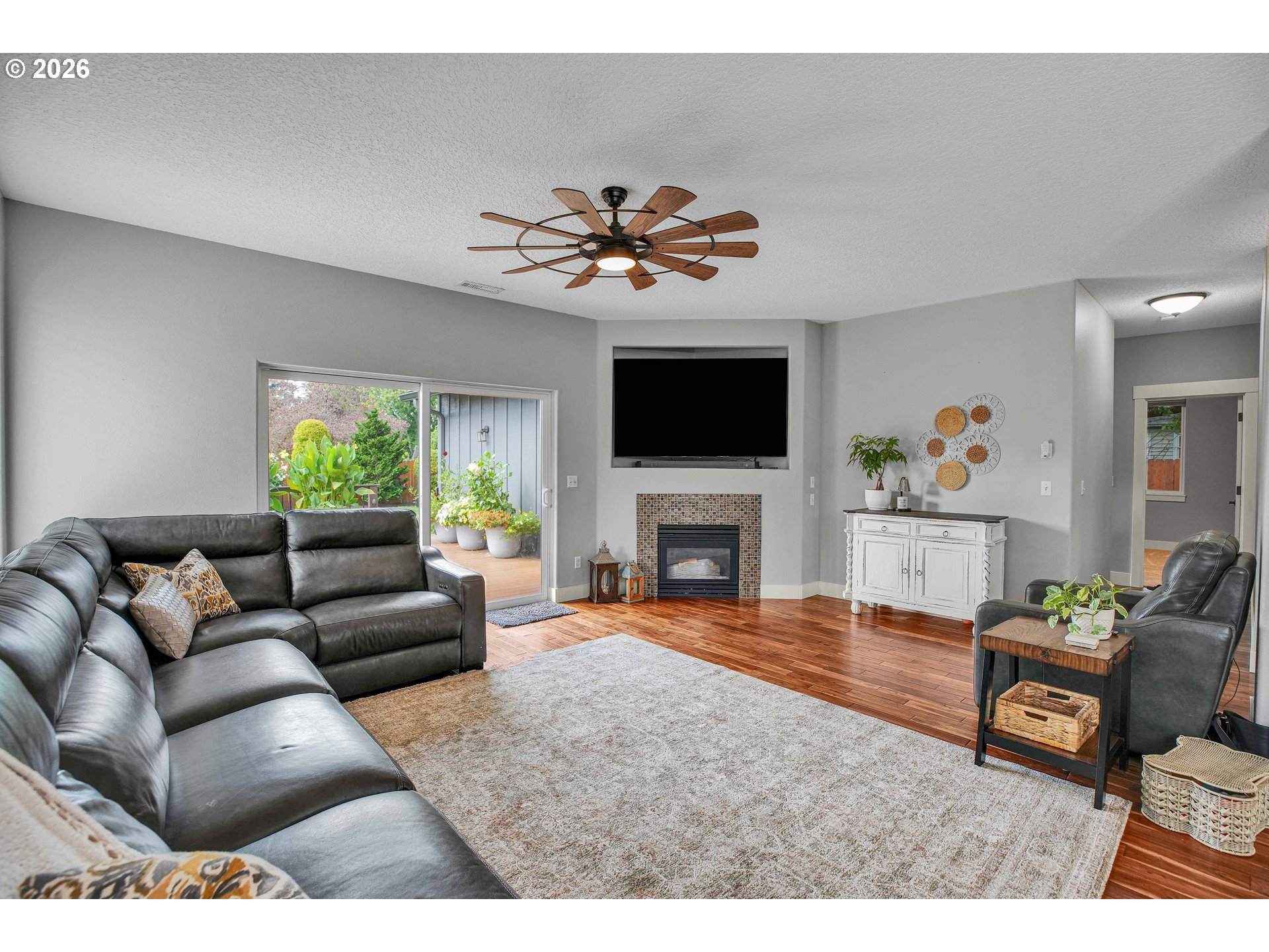 property viewer photo 16