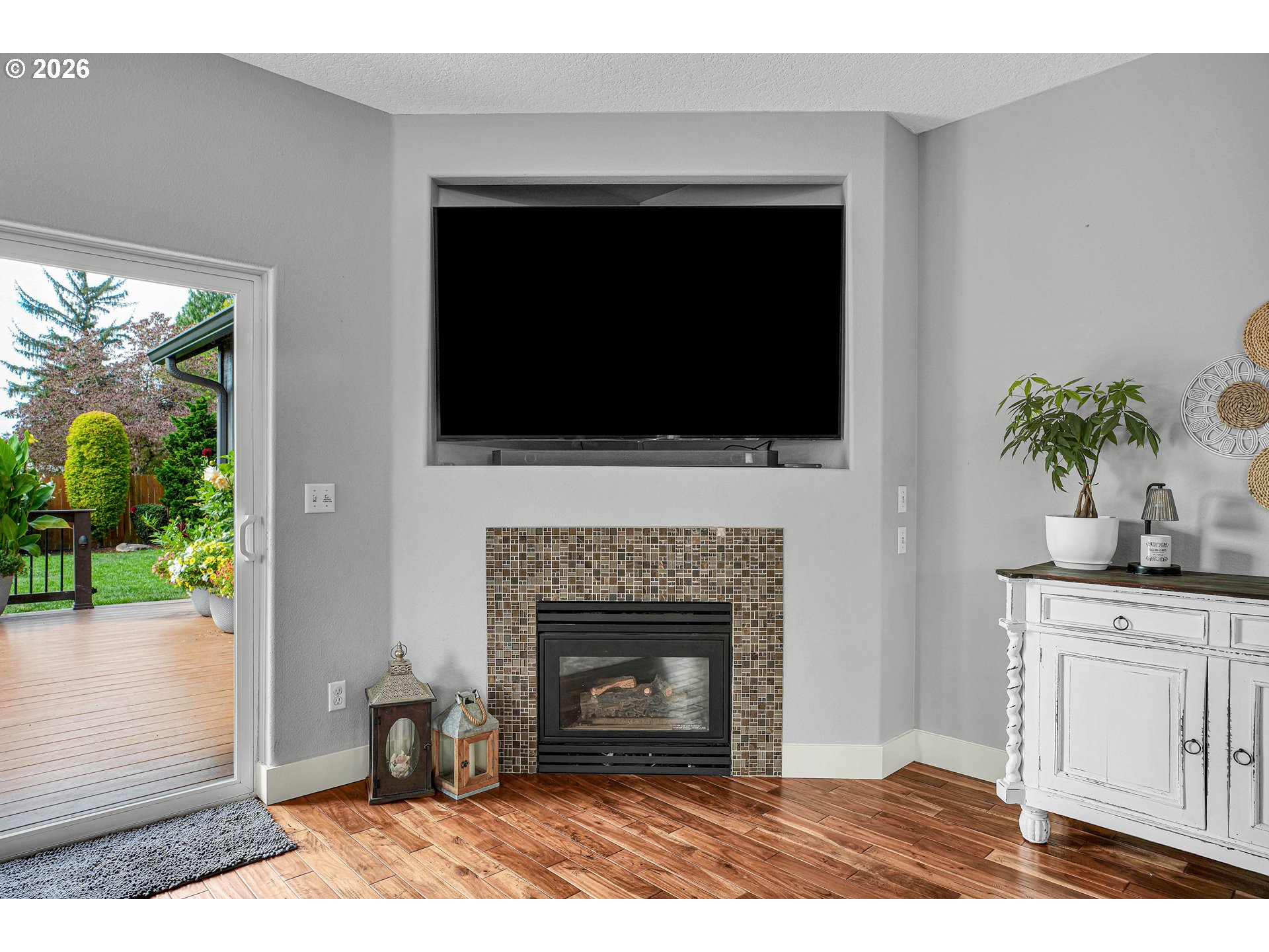 property viewer photo 18