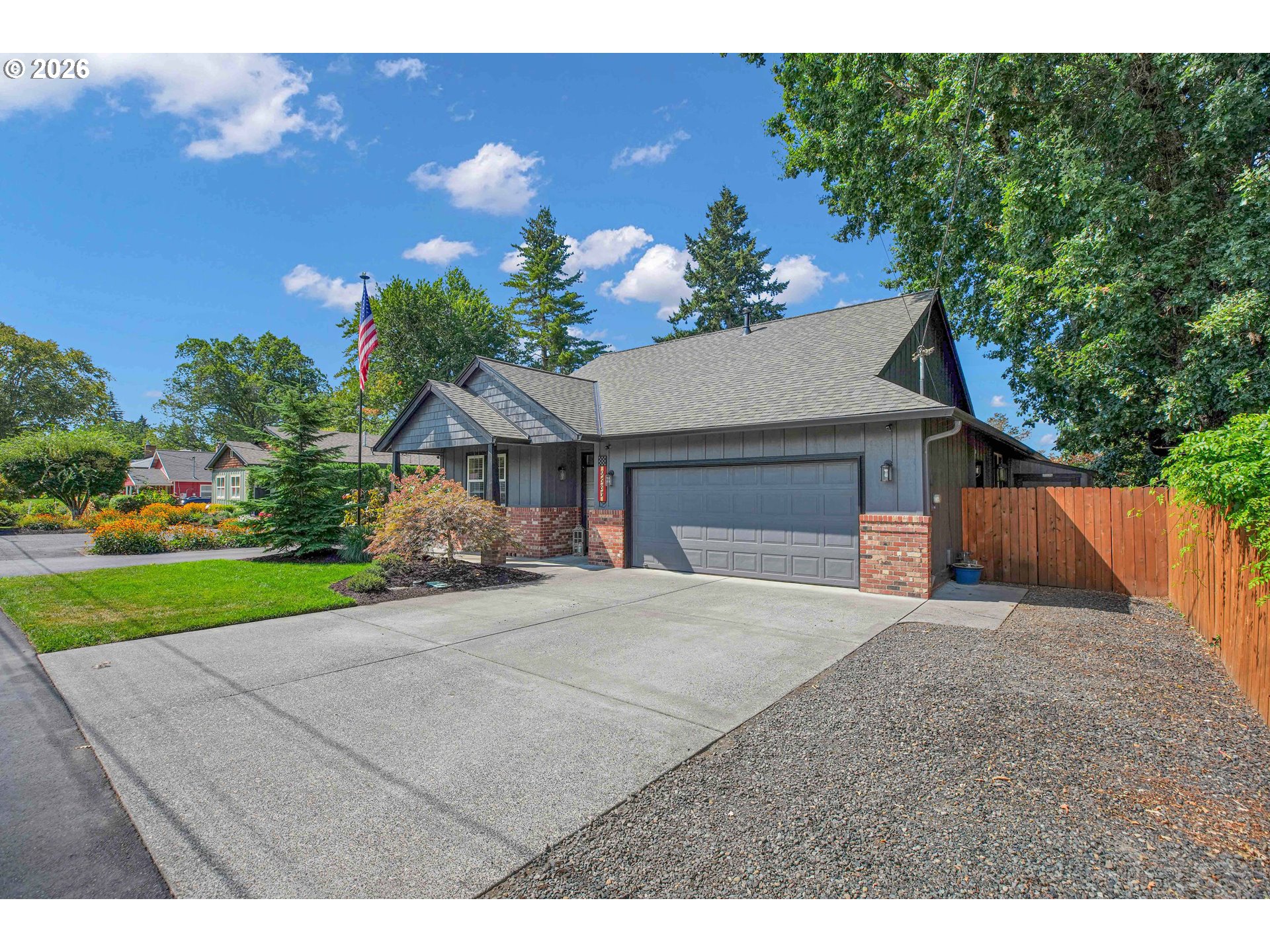 property viewer photo 45