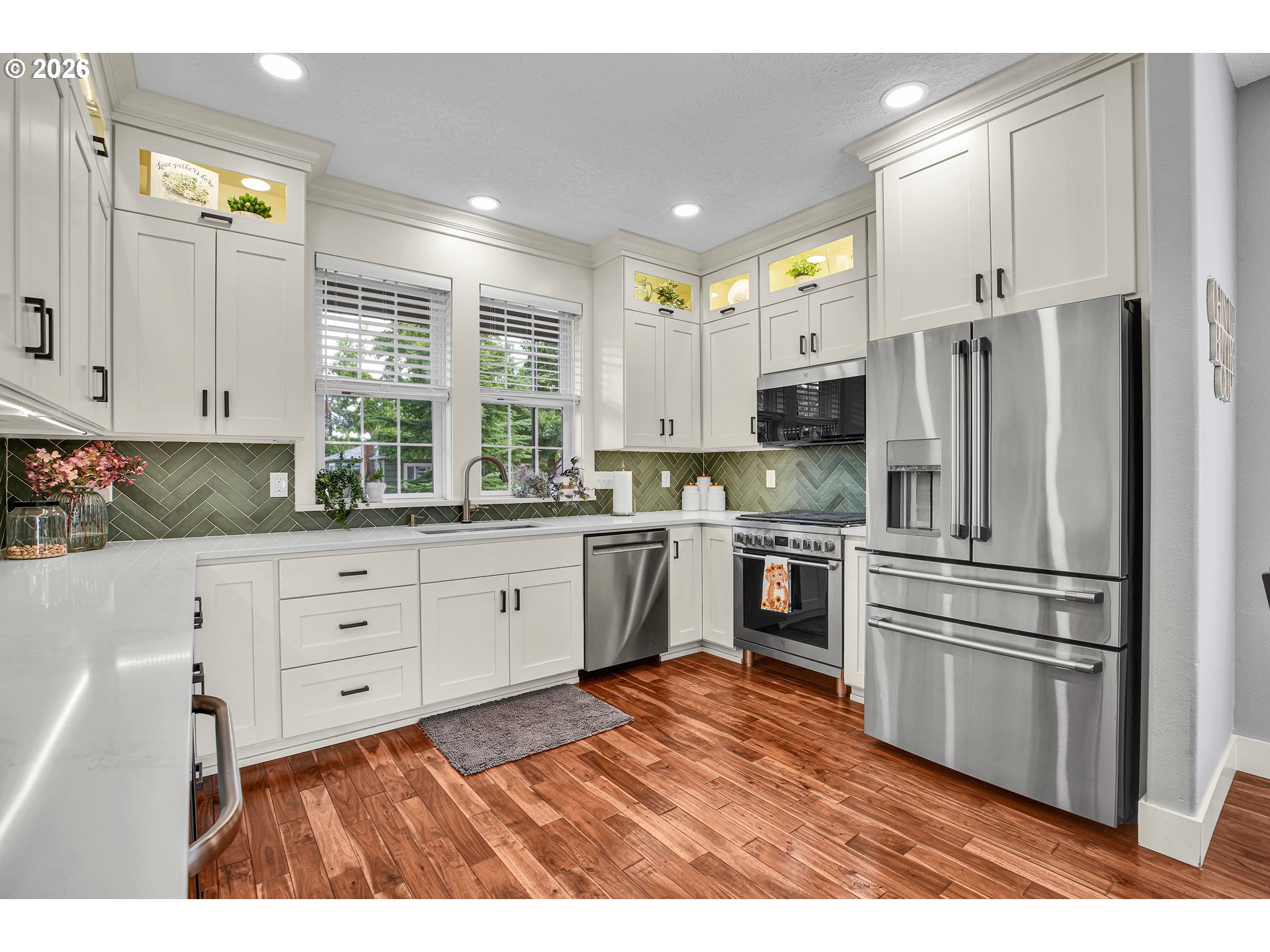 property viewer photo 6