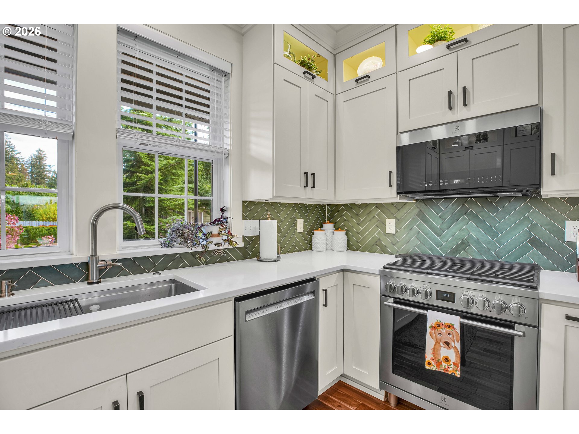property viewer photo 7