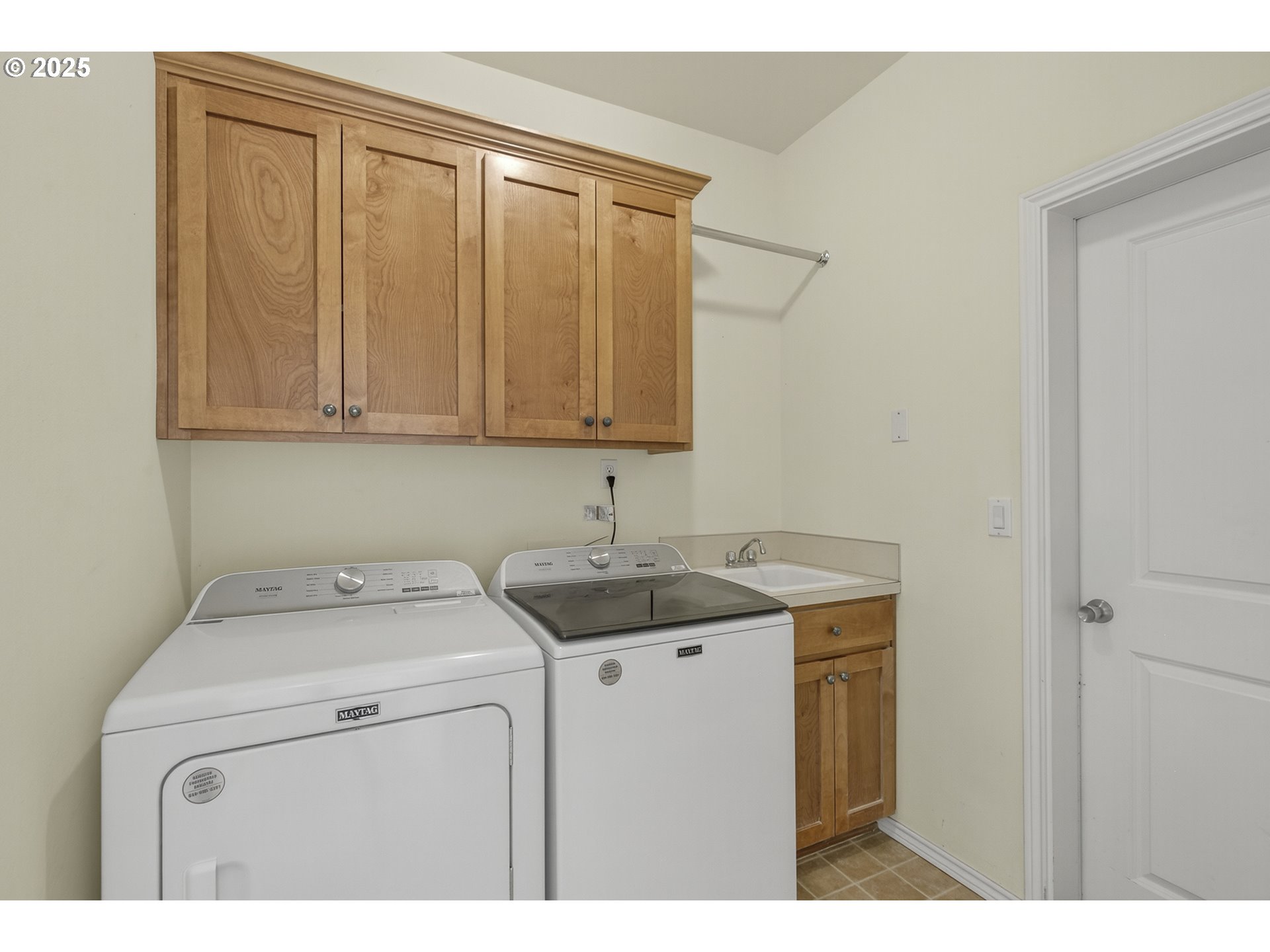 property viewer photo 15