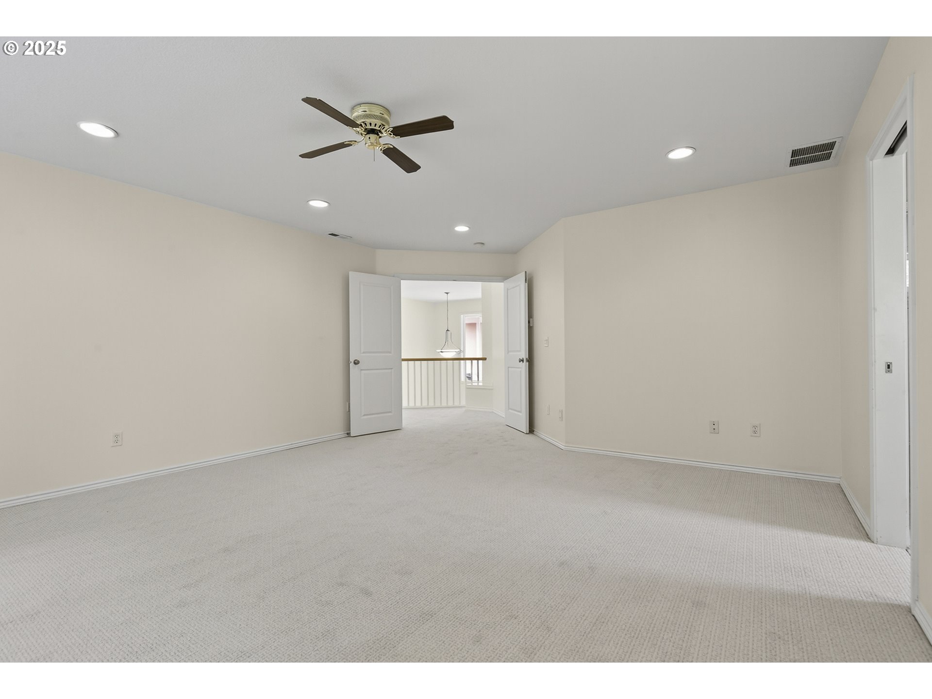 property viewer photo 21