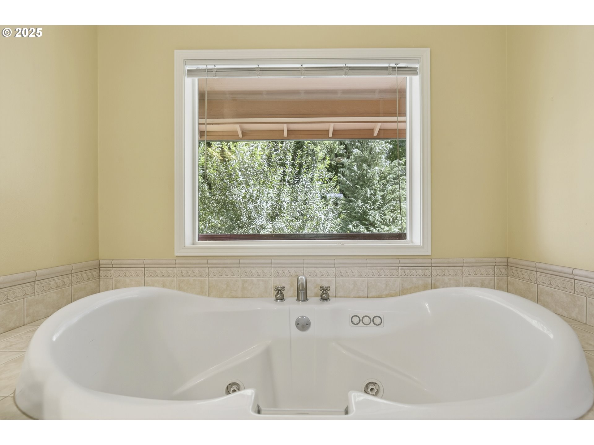 property viewer photo 24