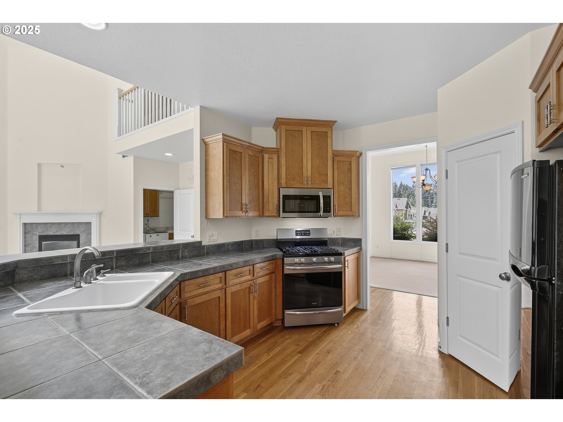 property viewer photo 7