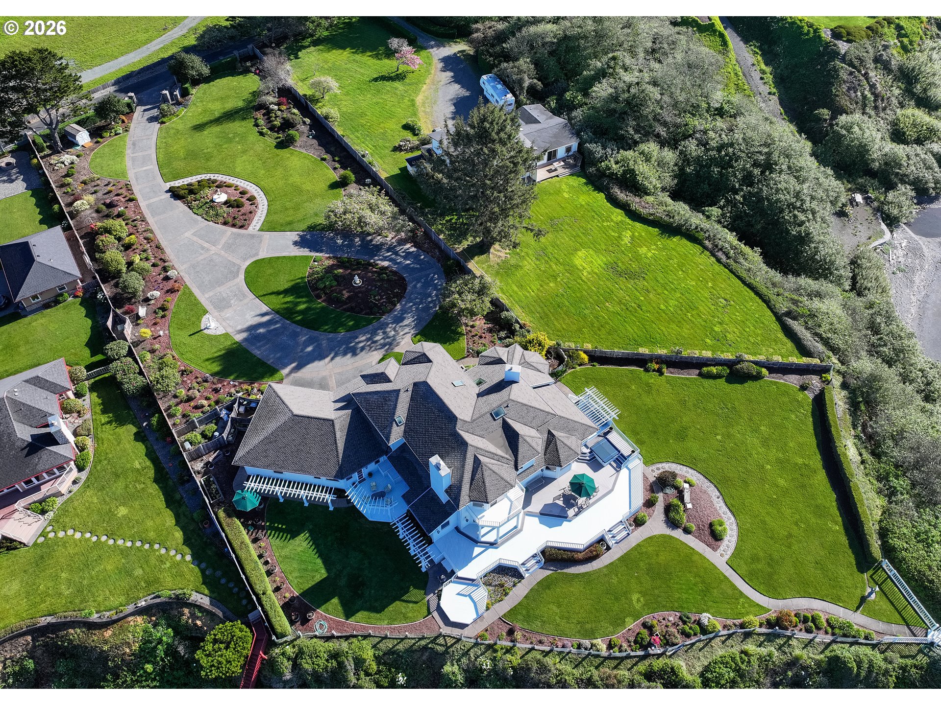 main property photo 45