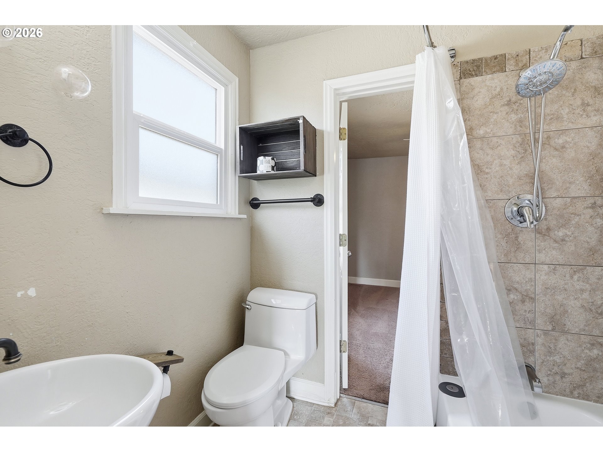 property viewer photo 16