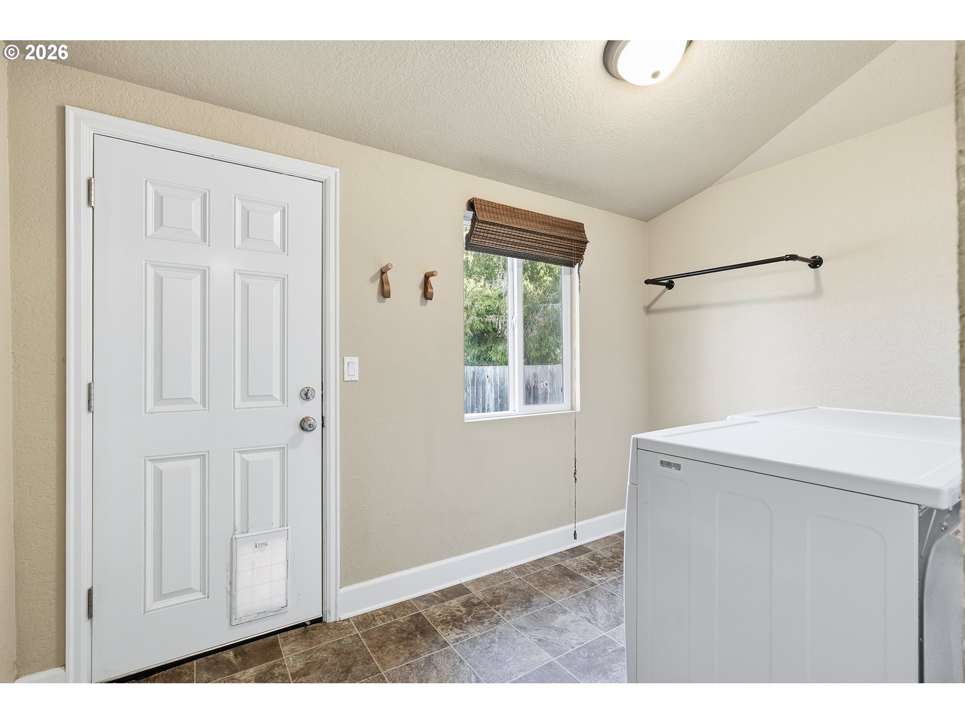 property viewer photo 20