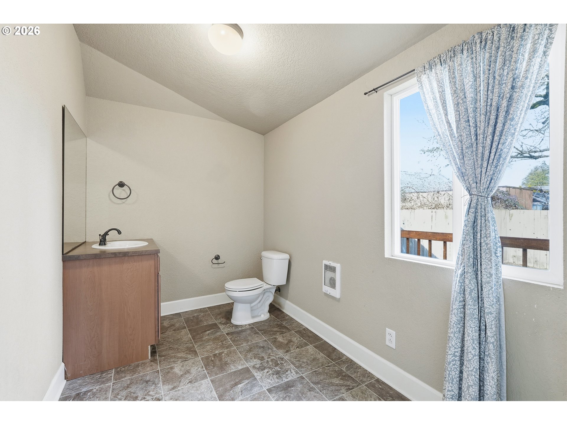 property viewer photo 21