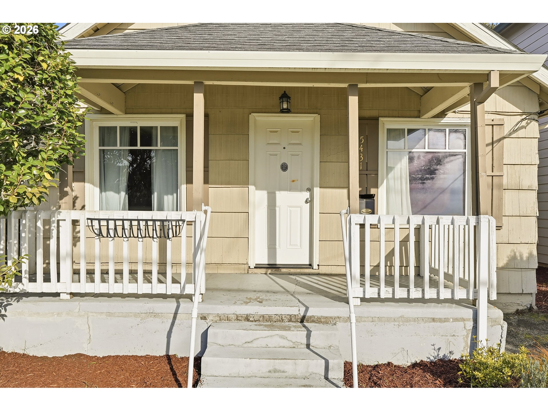 property viewer photo 3