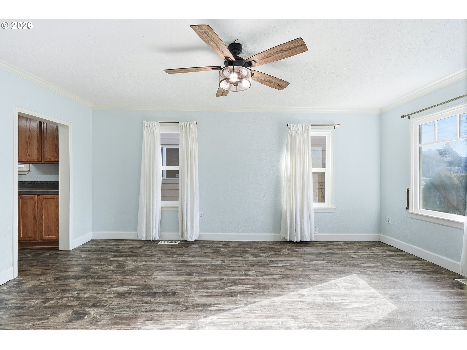 property viewer photo 6