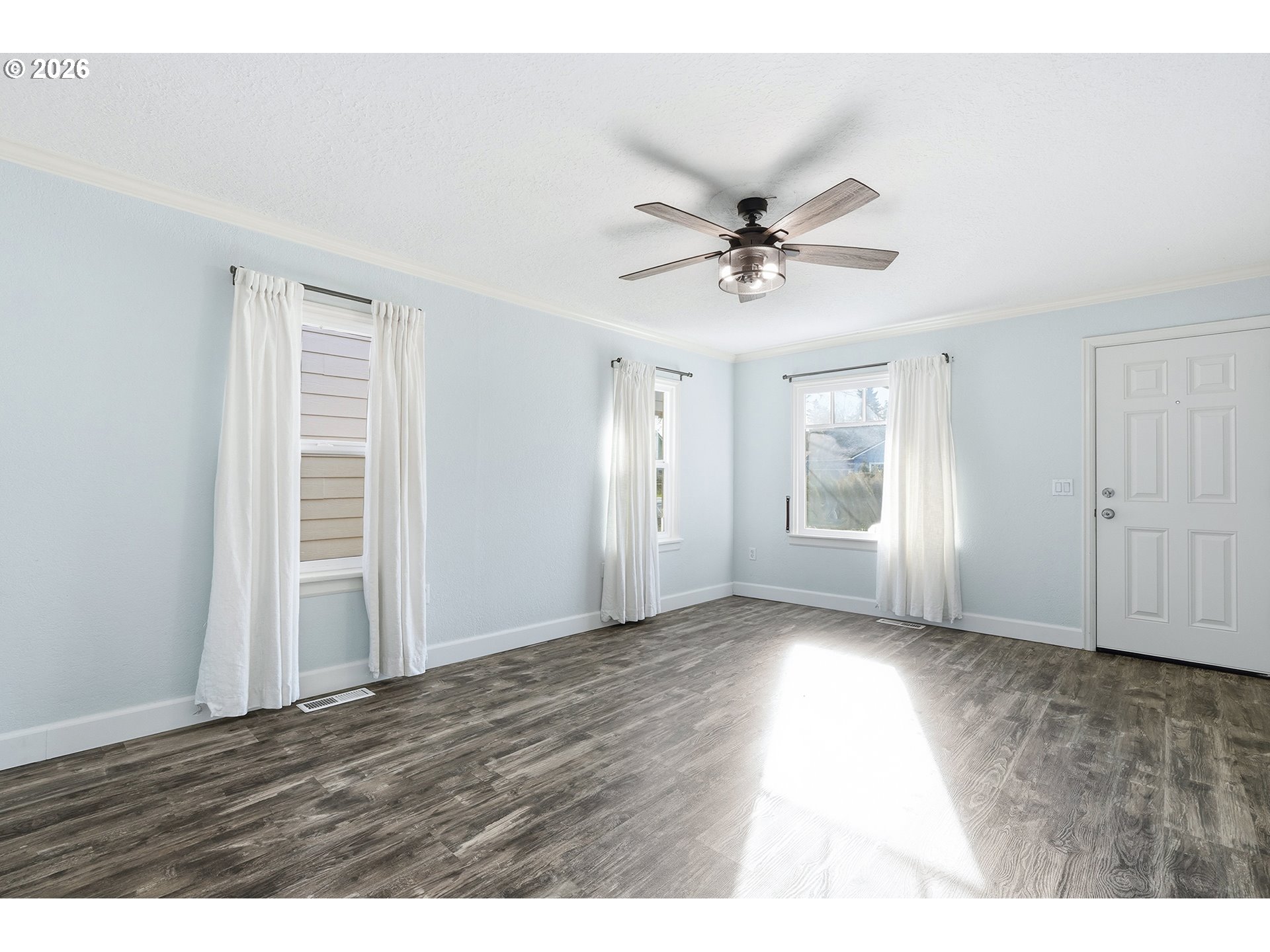property viewer photo 7