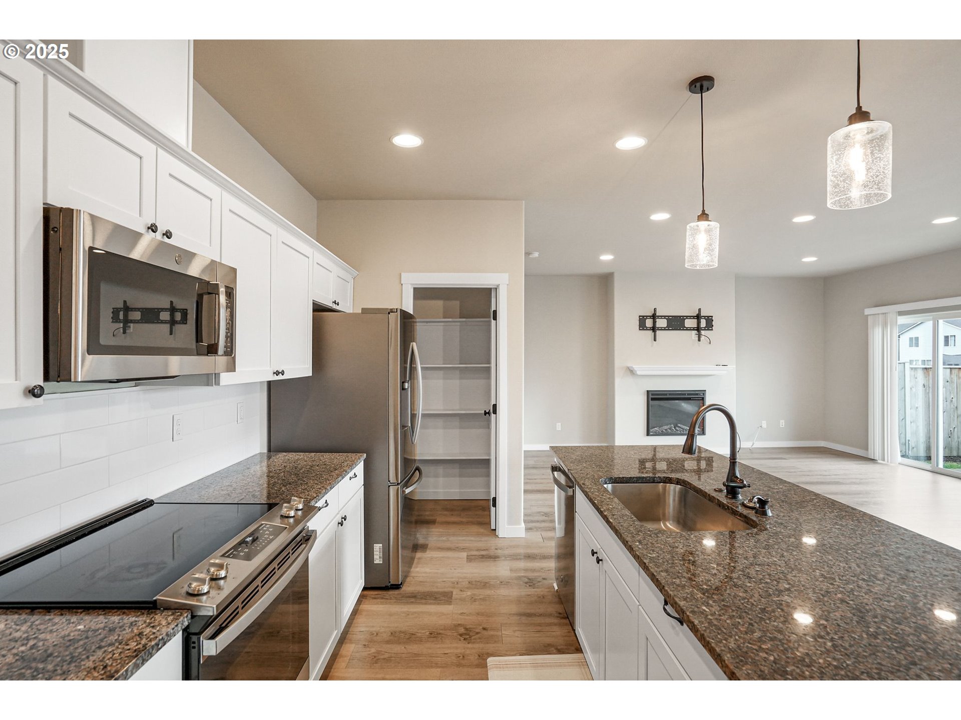 property viewer photo 10