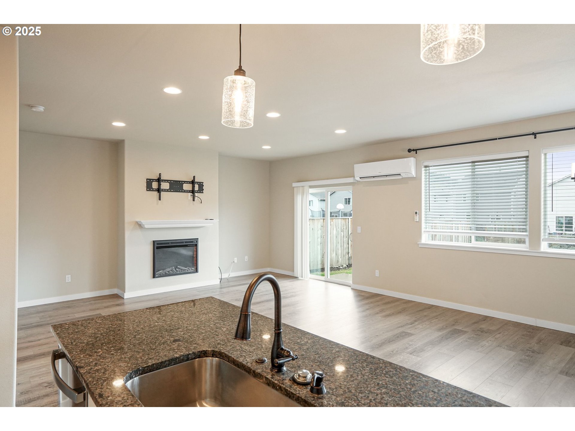 property viewer photo 11