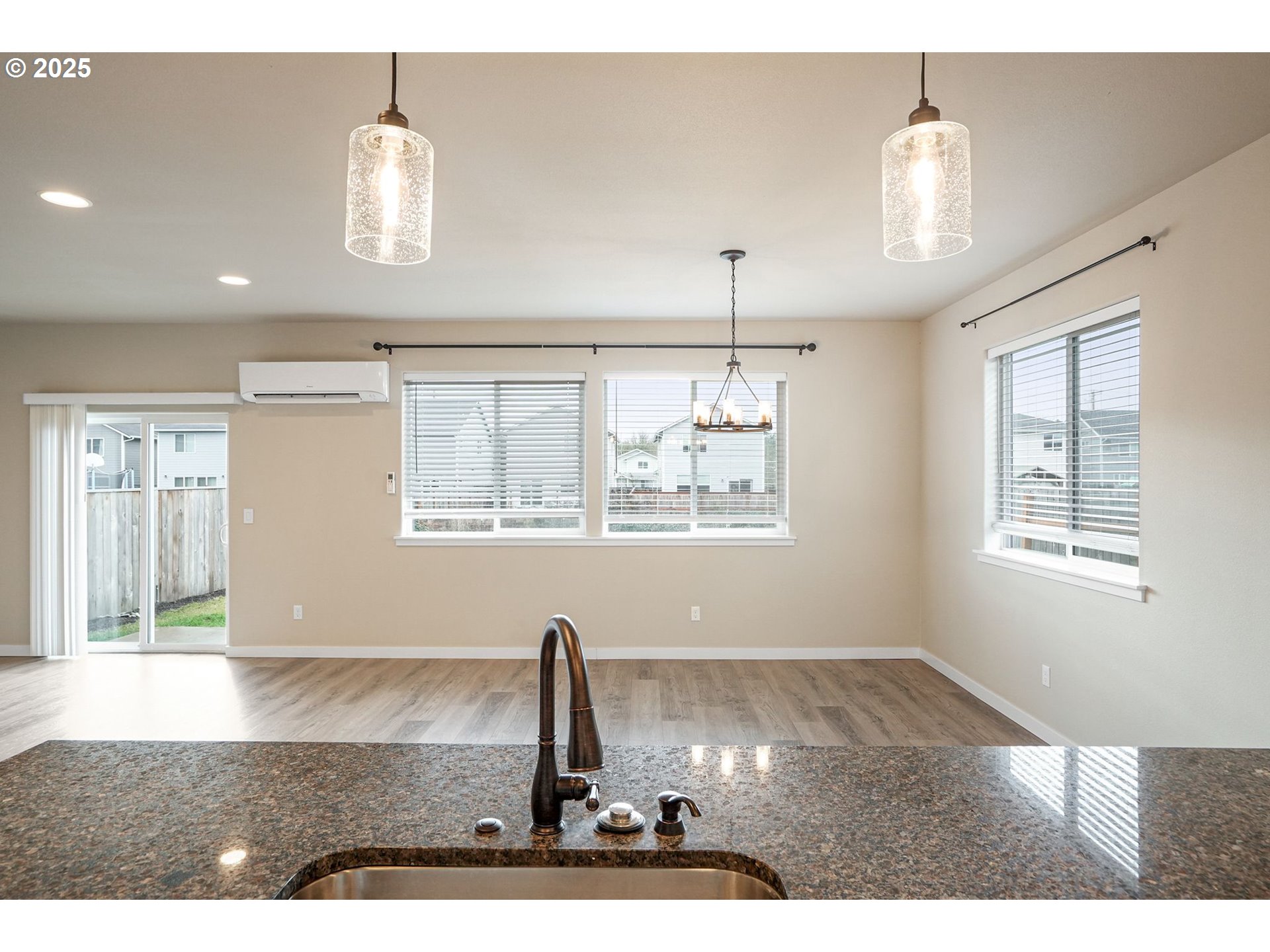 property viewer photo 12