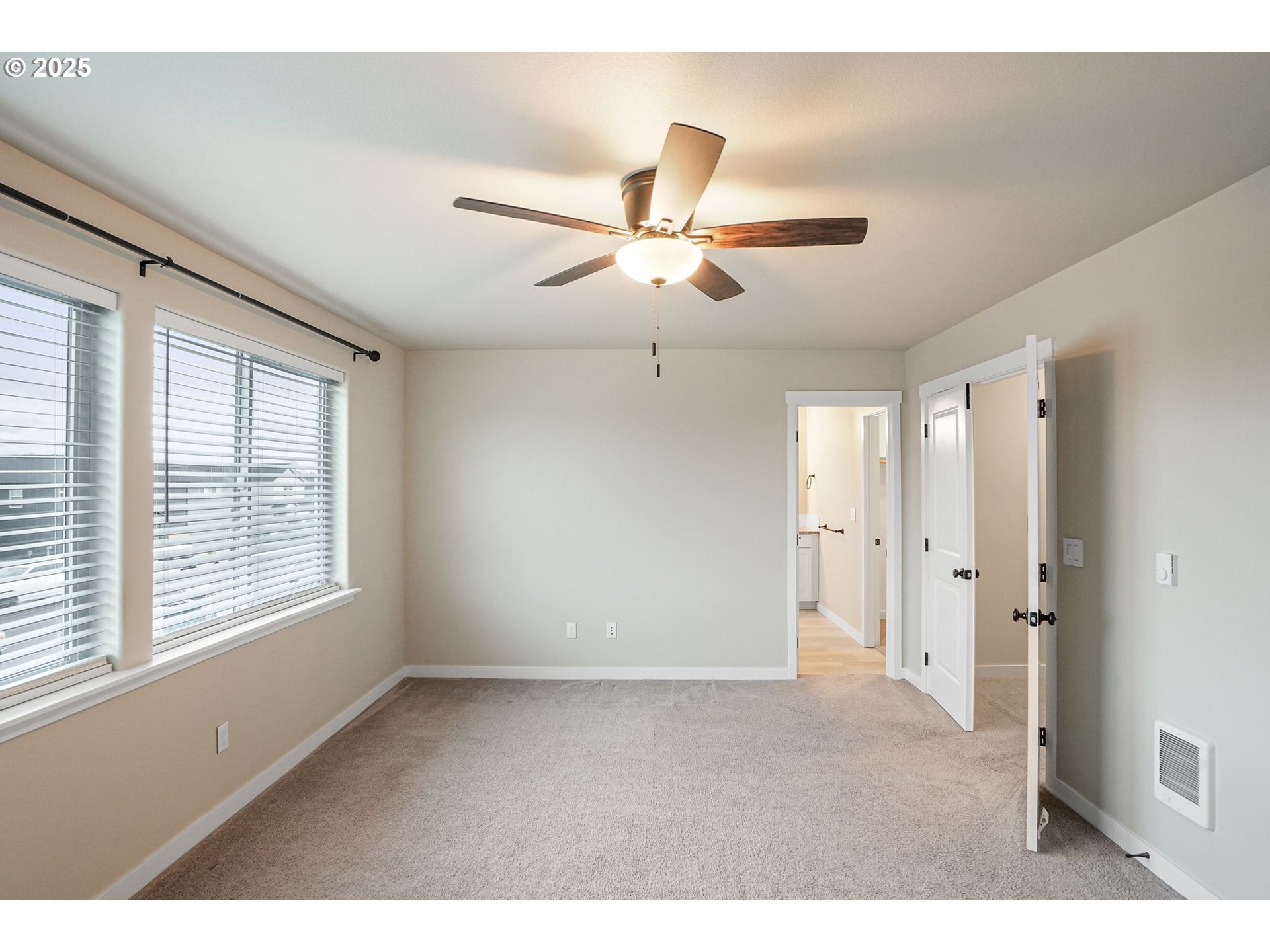 property viewer photo 22