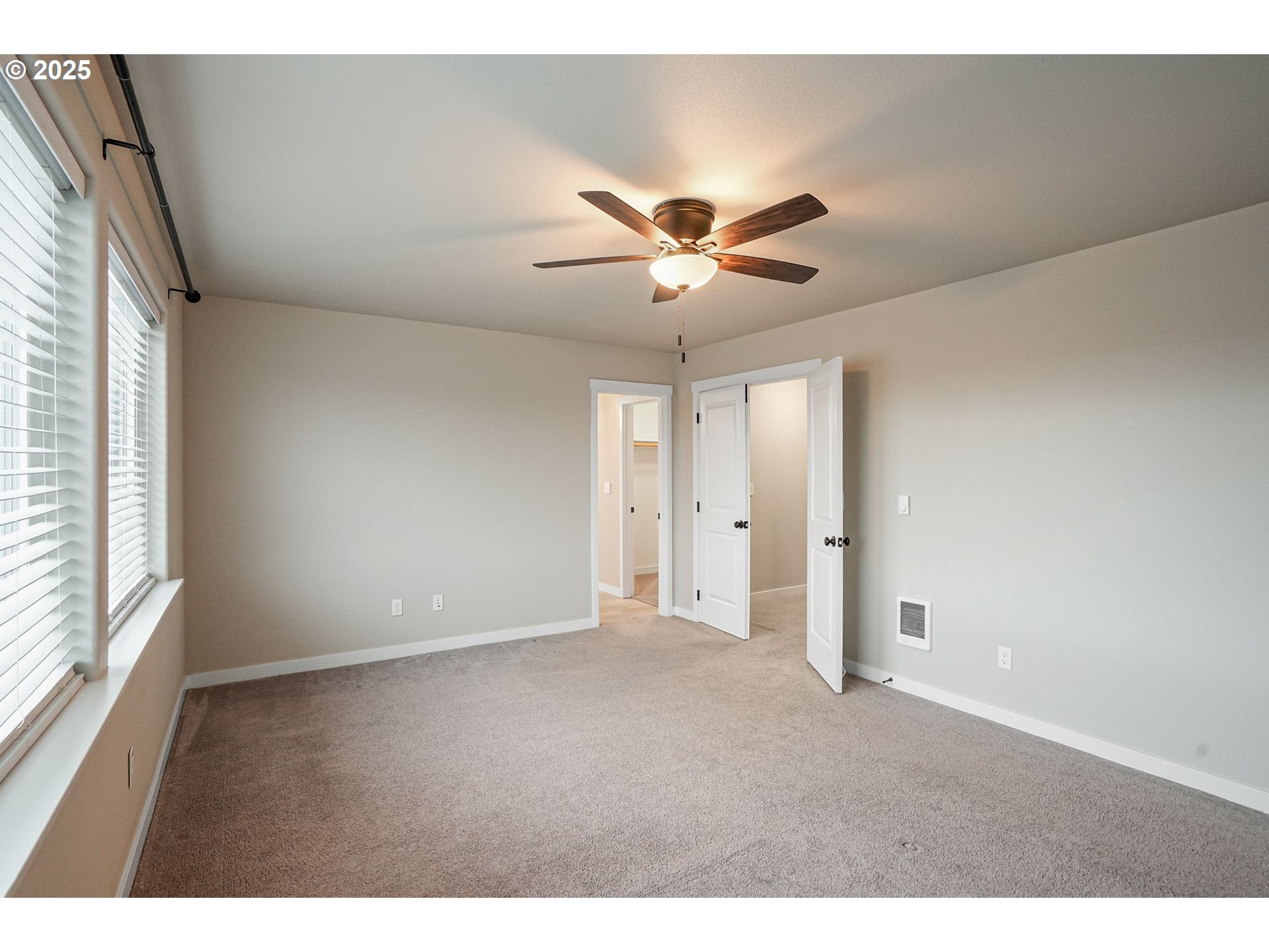 property viewer photo 23