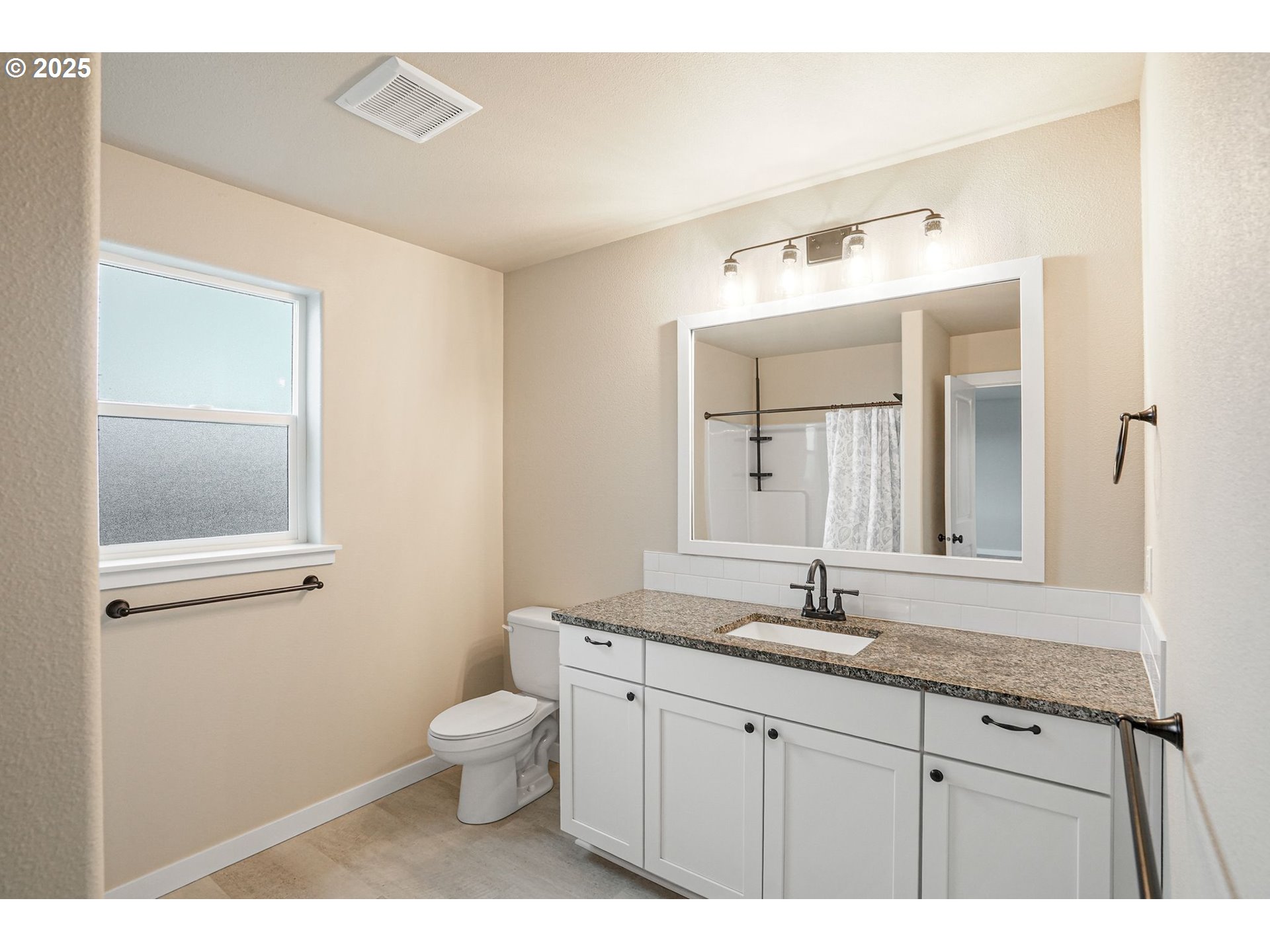 property viewer photo 24