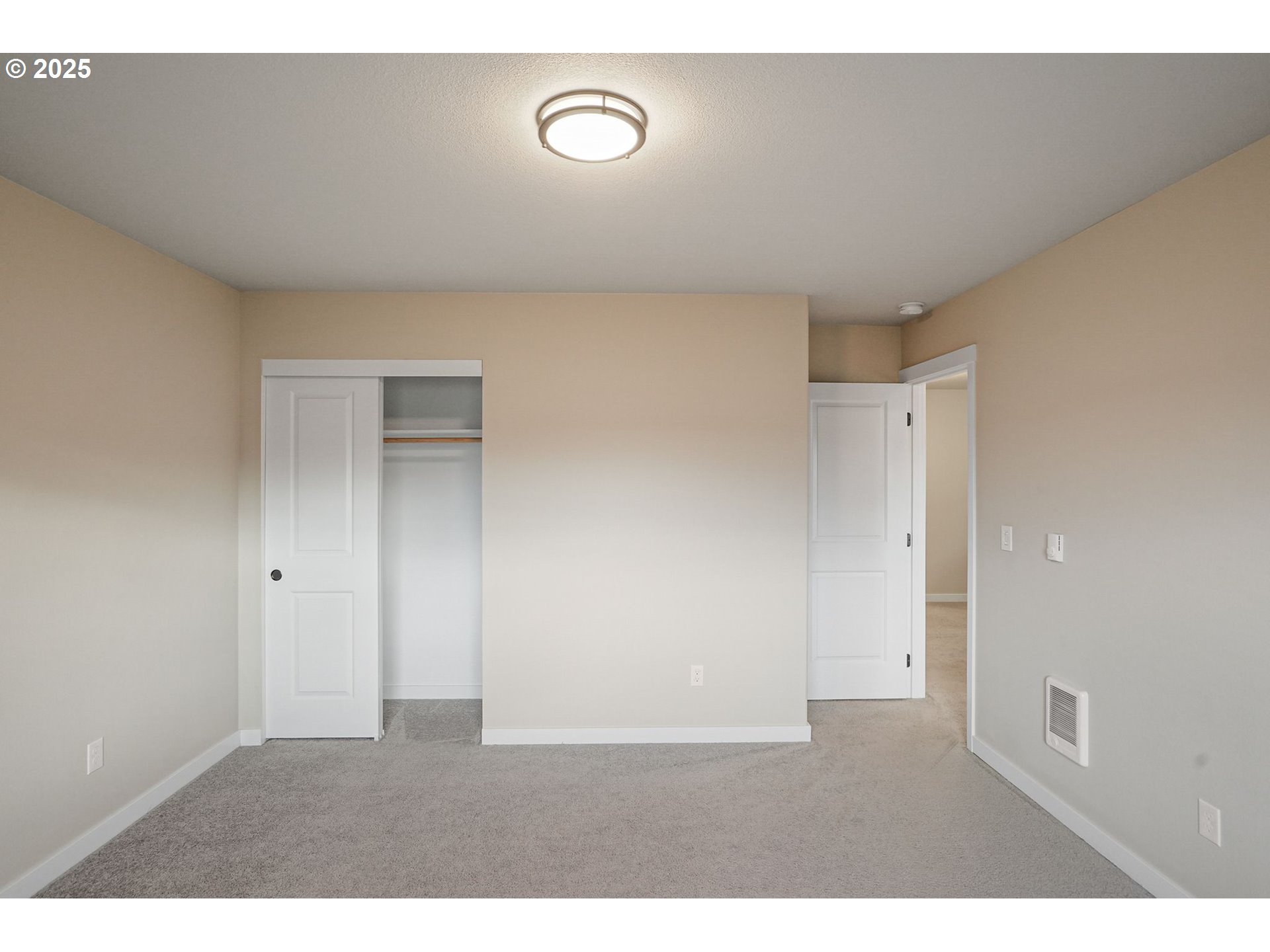 property viewer photo 27