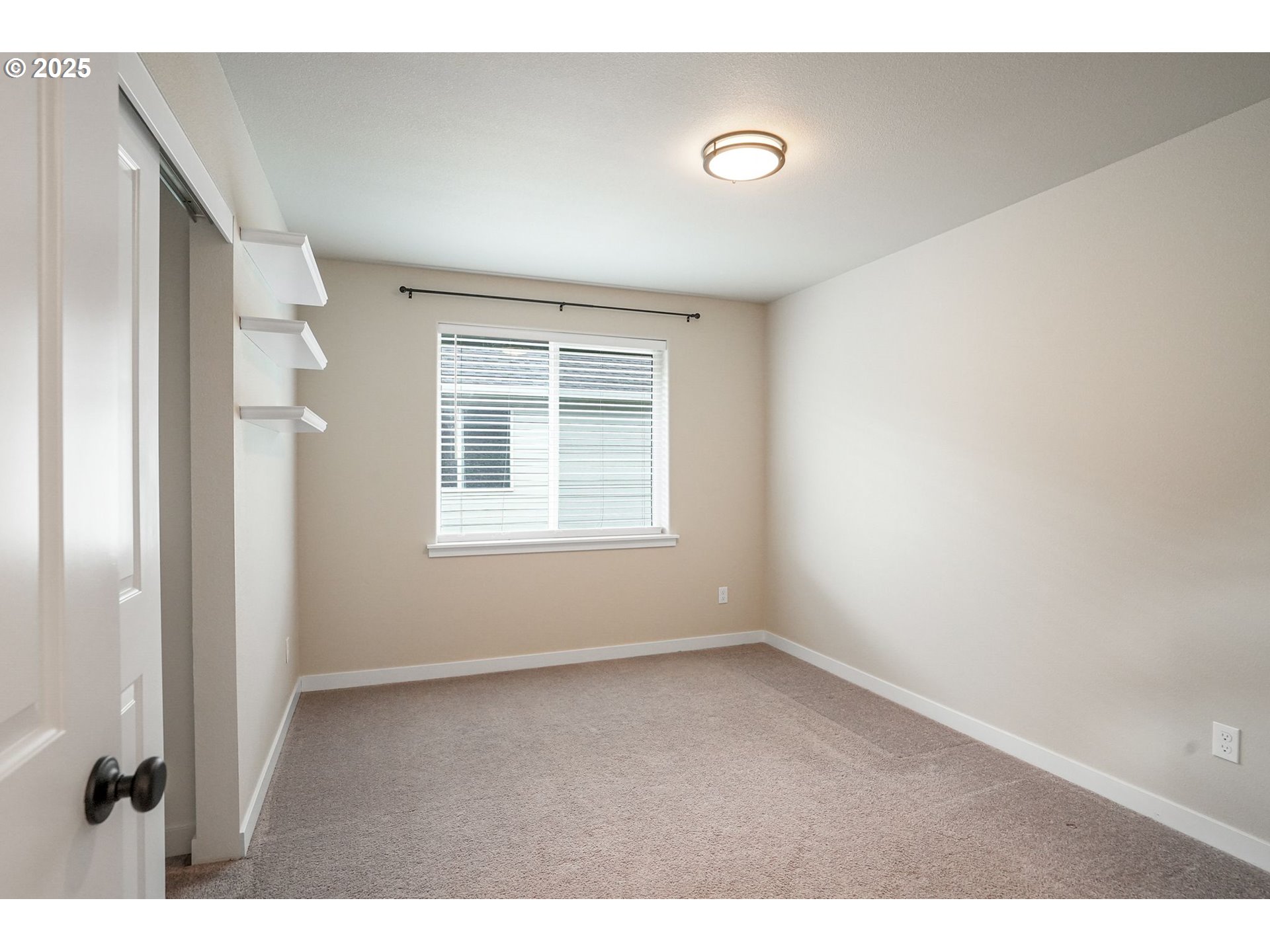 property viewer photo 32