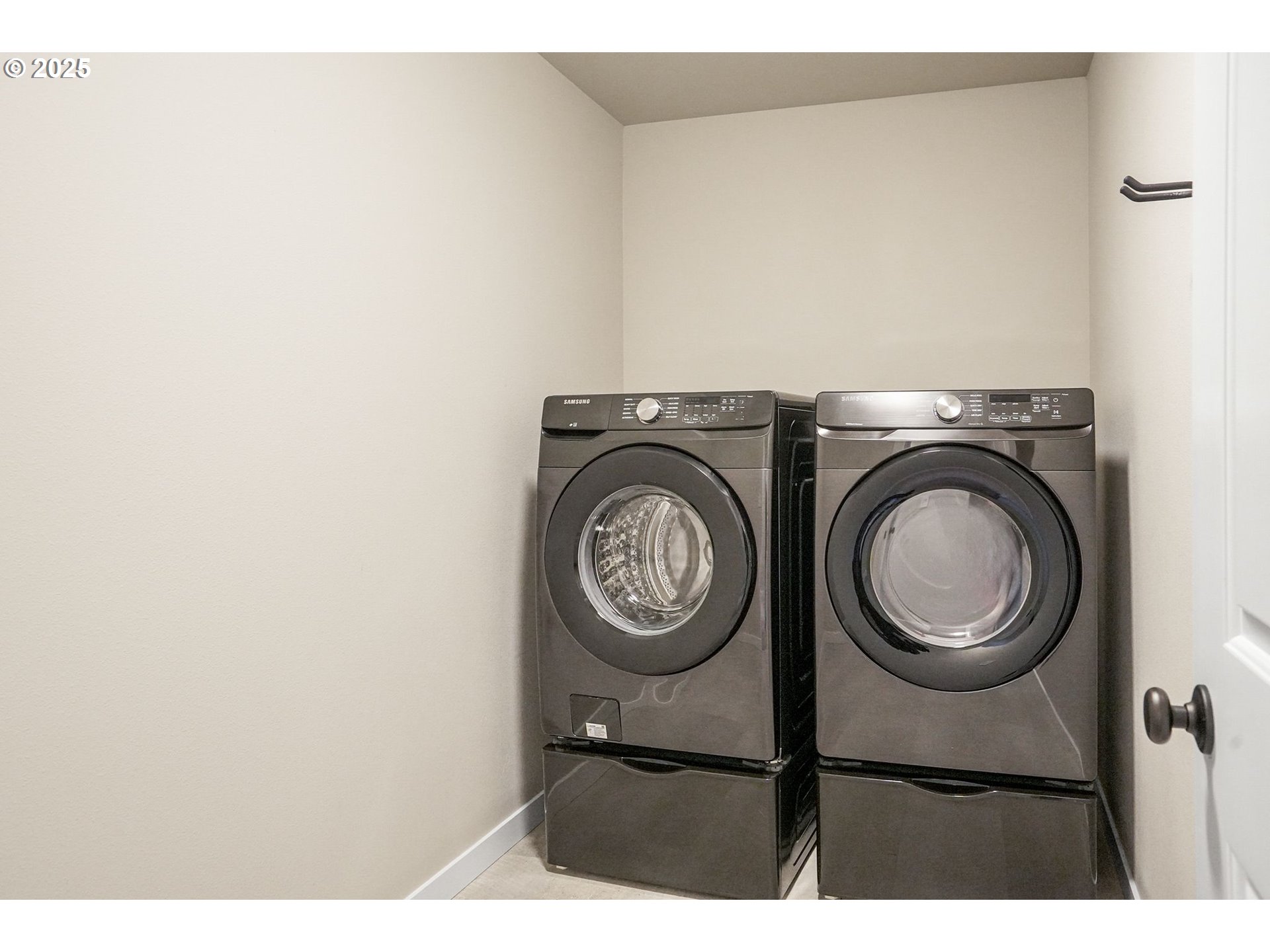 property viewer photo 34