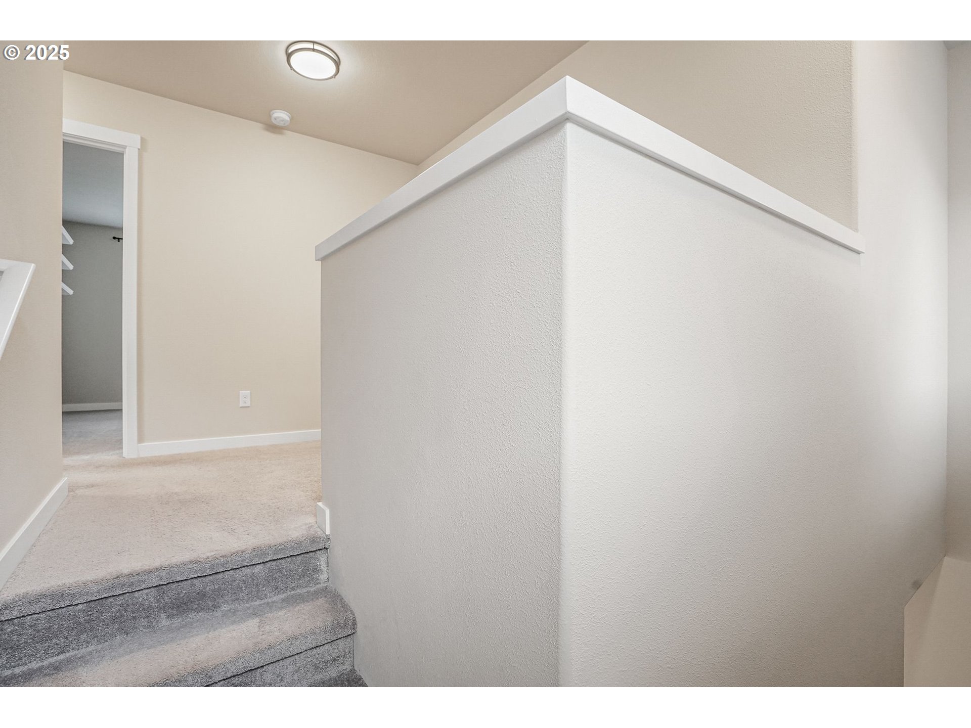 property viewer photo 35
