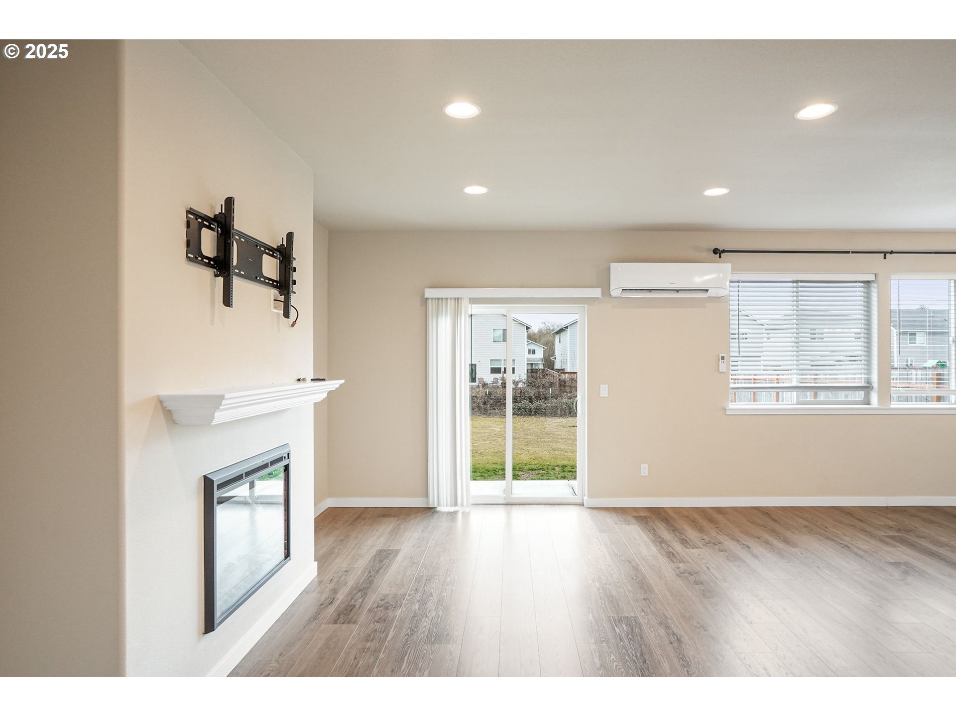 property viewer photo 36