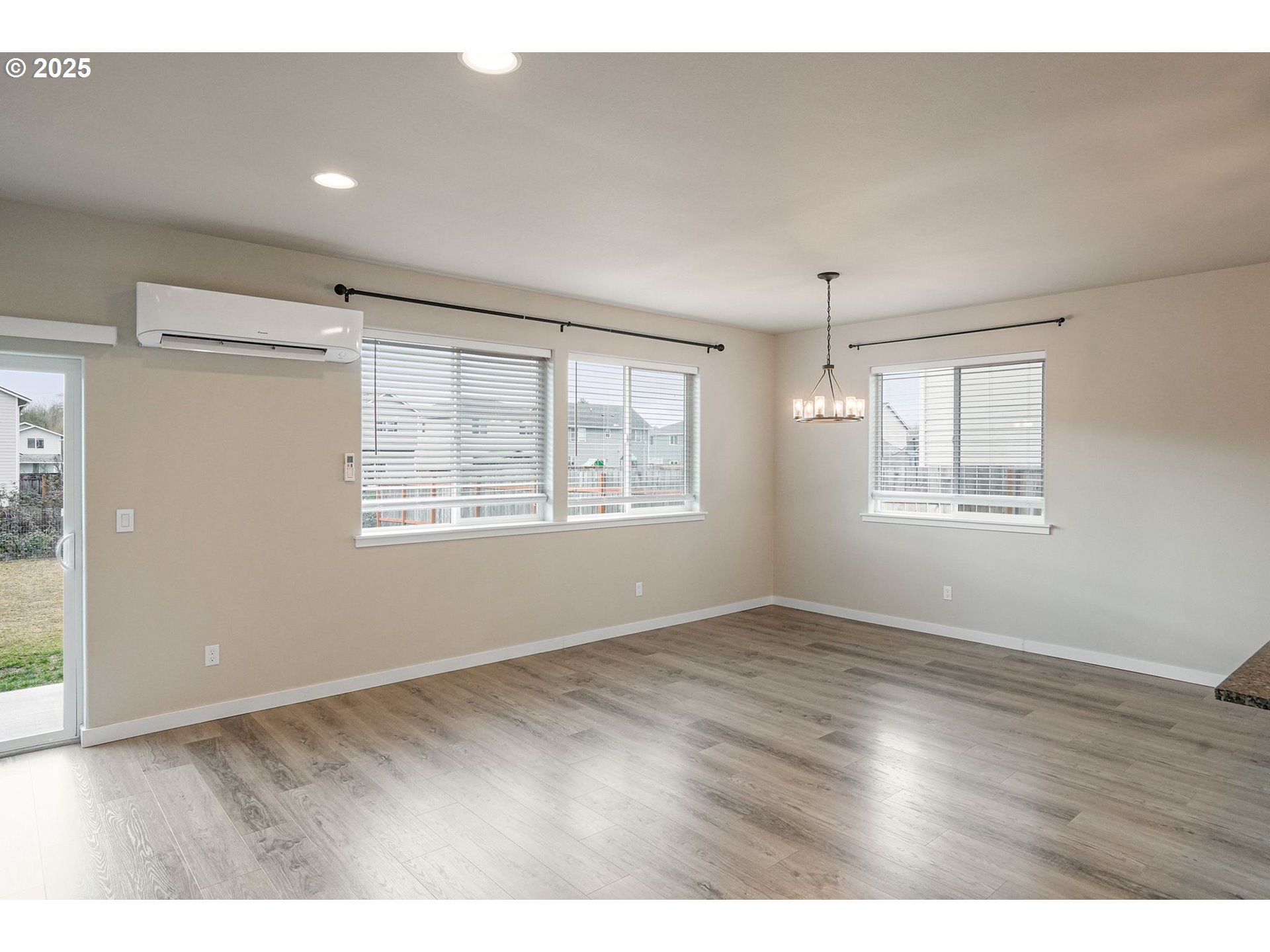 property viewer photo 4