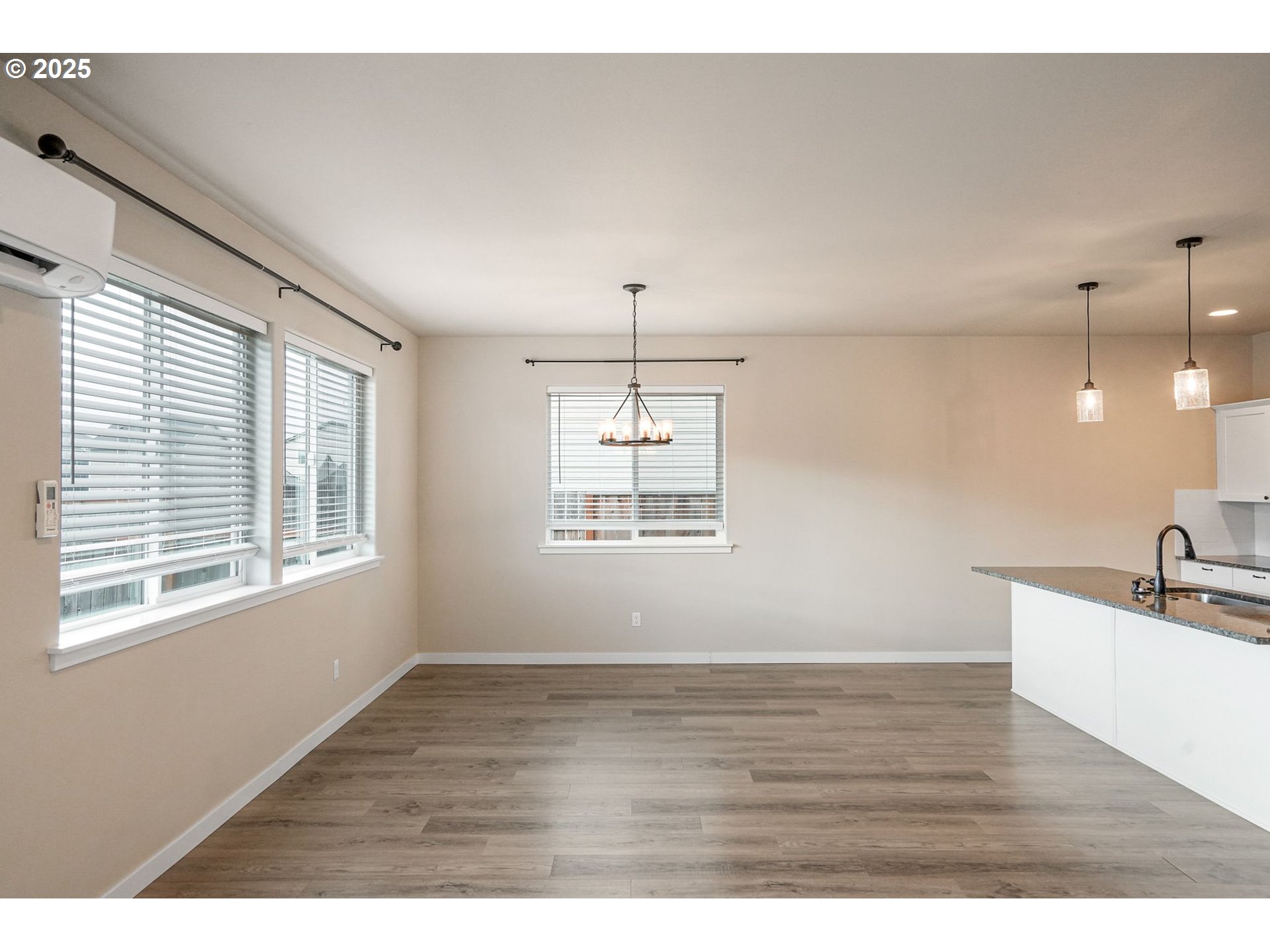 property viewer photo 6