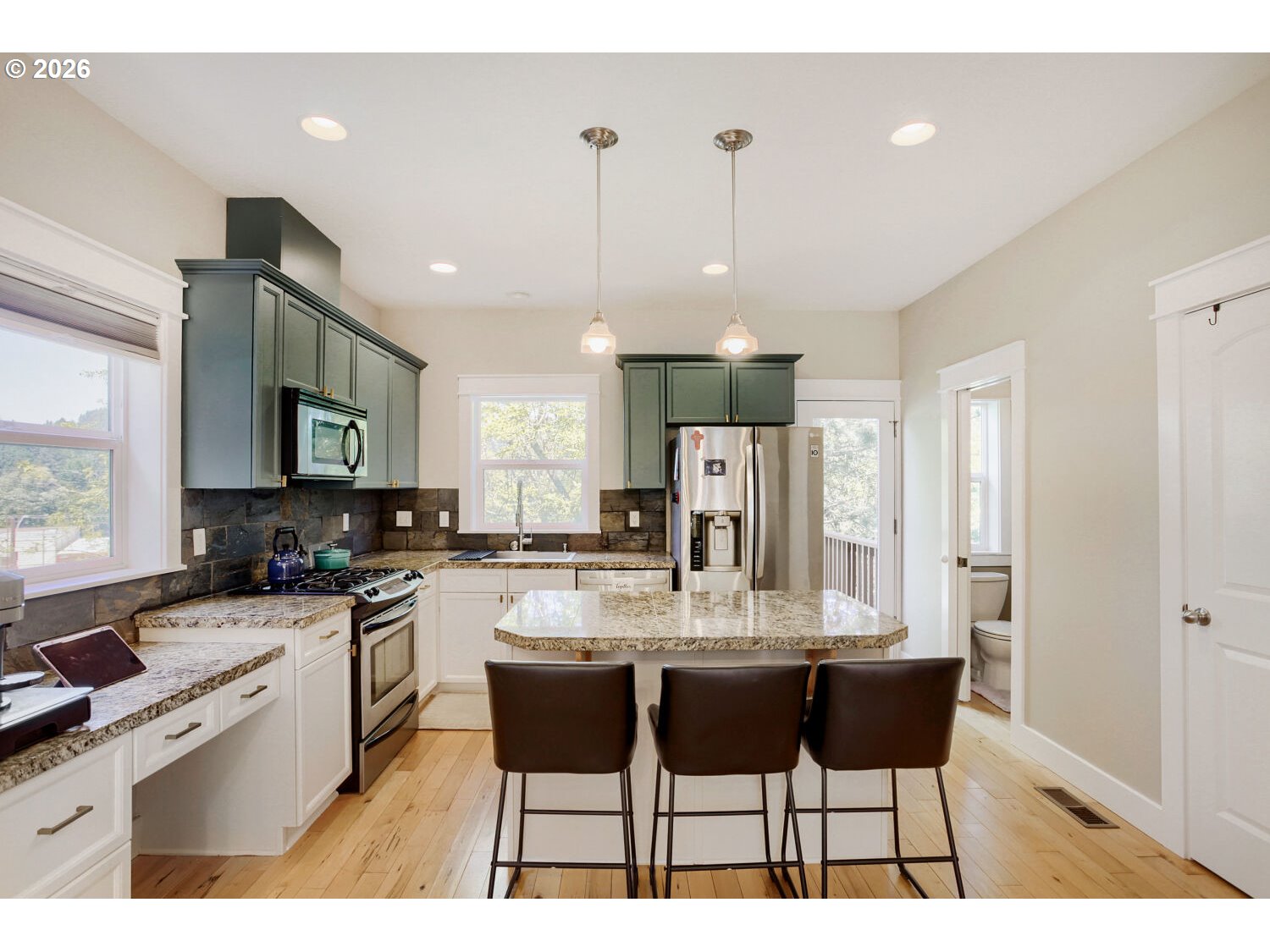 main property photo 7